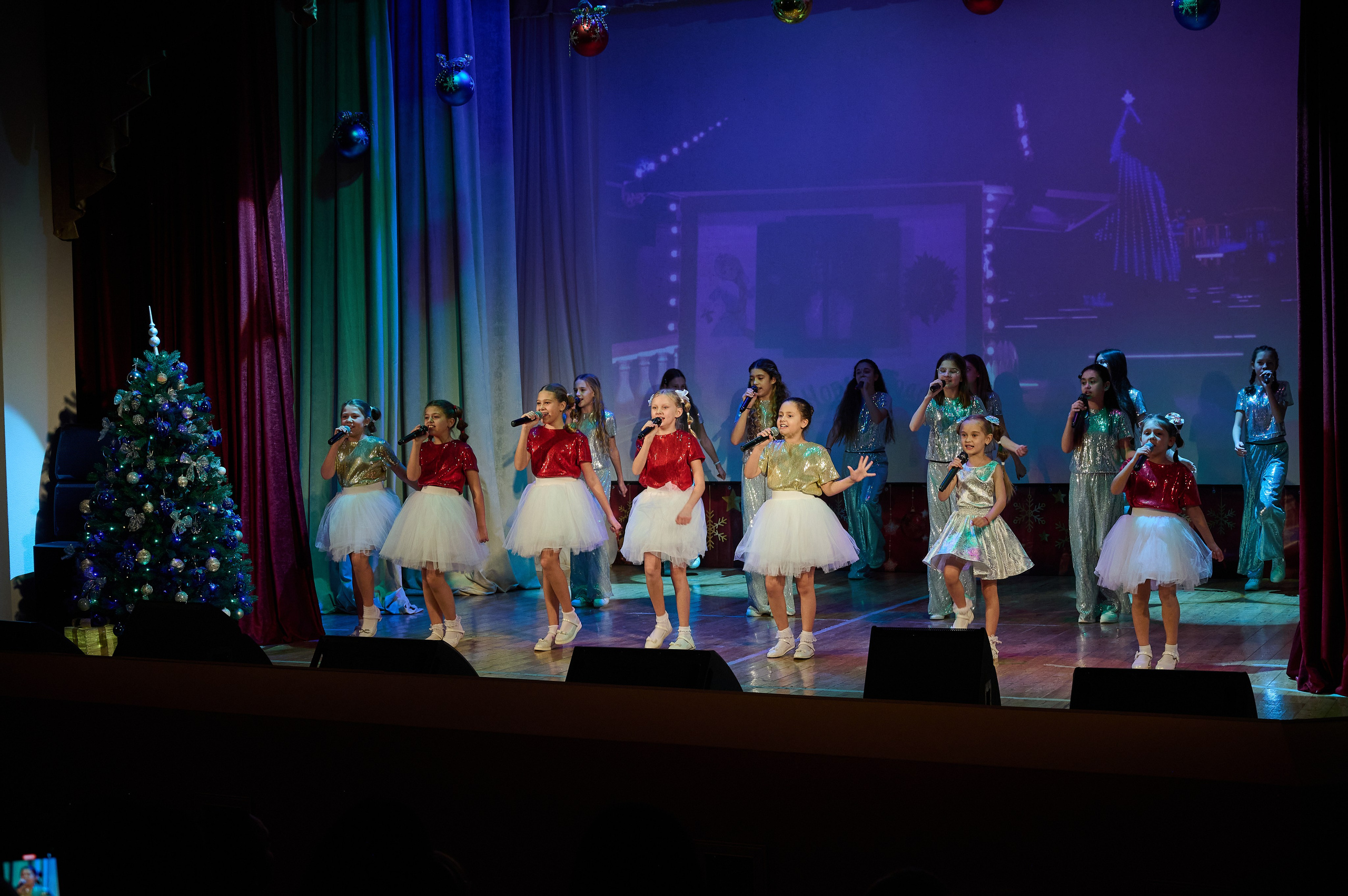 Концерт НГ В ДК. Жизнь курорта Кабардинка в фотографиях