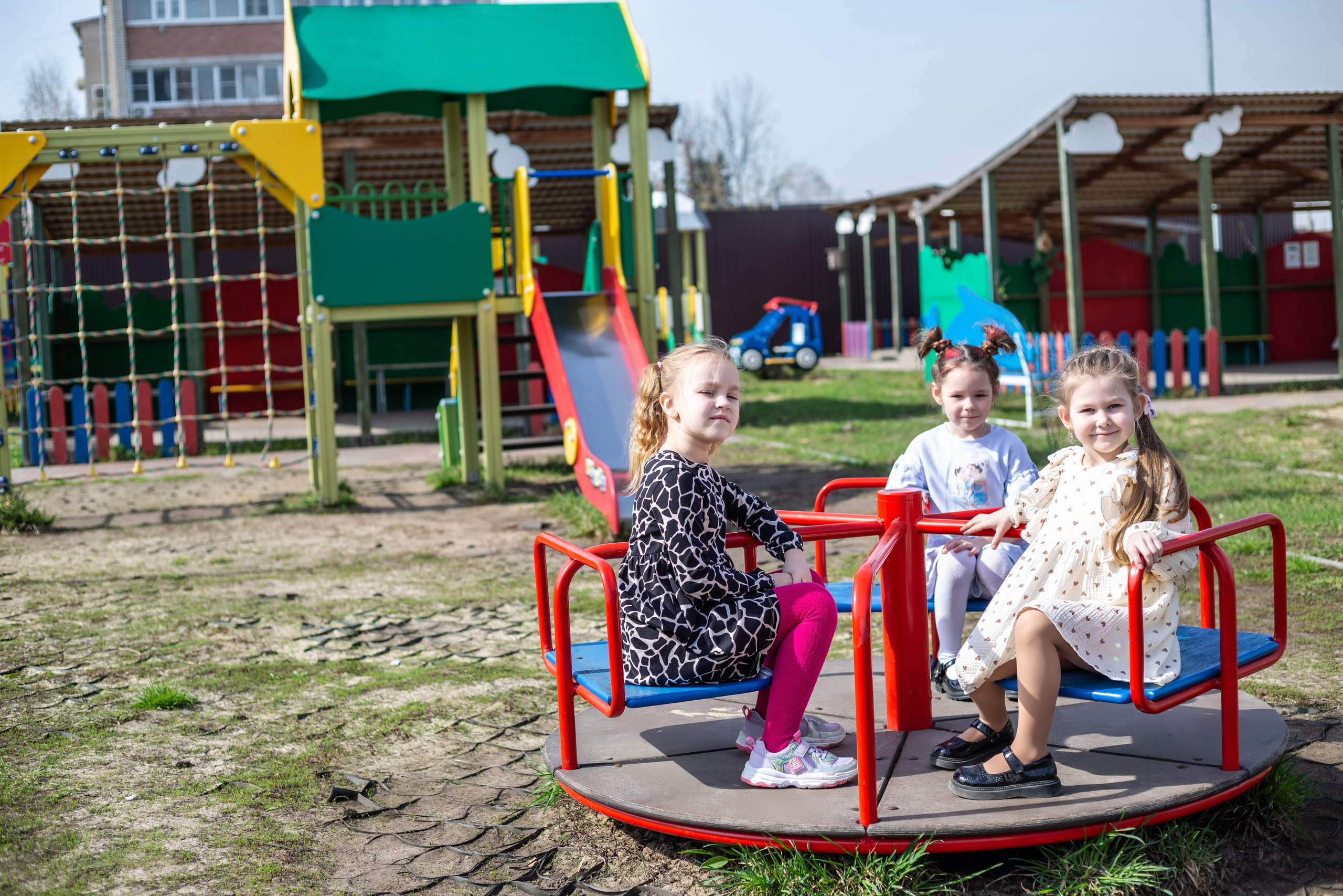 Детский сад на прогулке. Выпускные альбомы Воронеж от Веры Соколовой