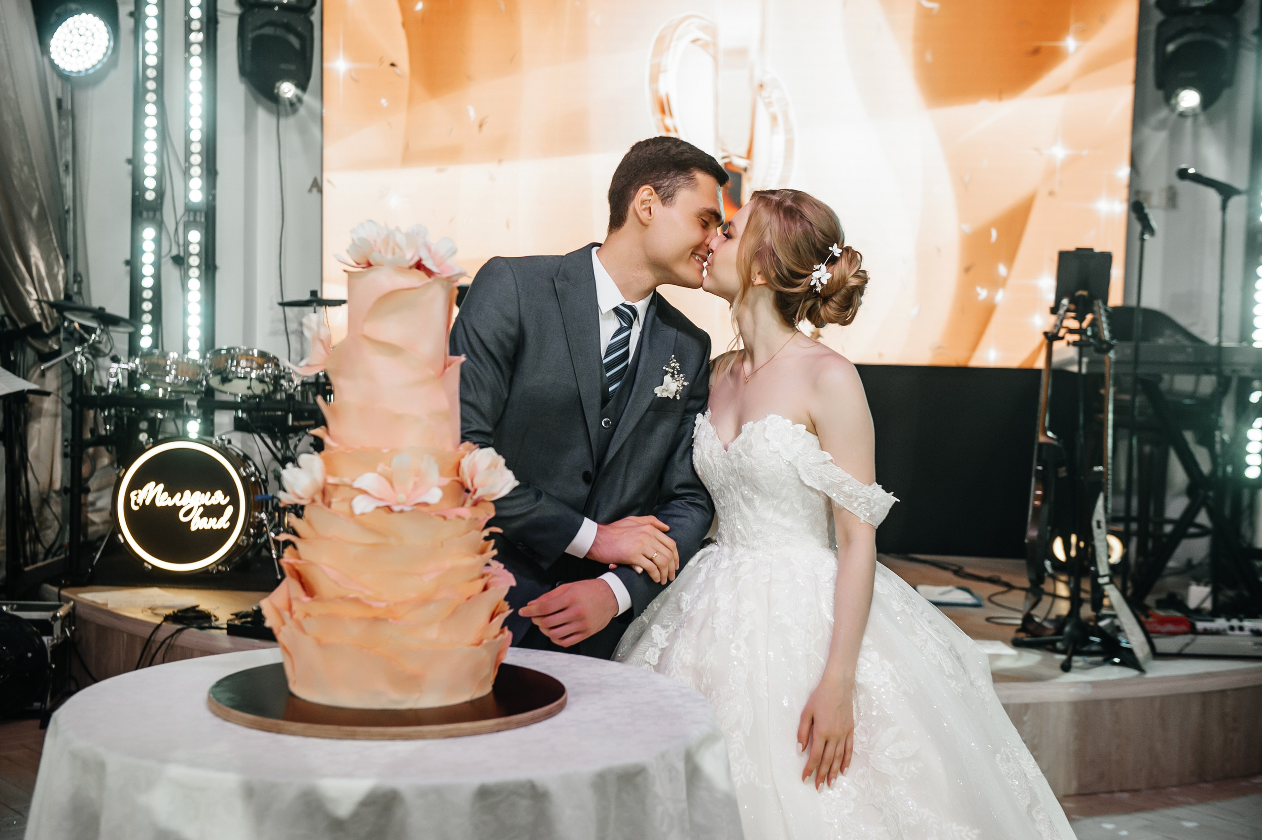 Свадебные образы. Свадебный стилист по прическам и макияжу в Ростове-на-Дону Даниэла Дар