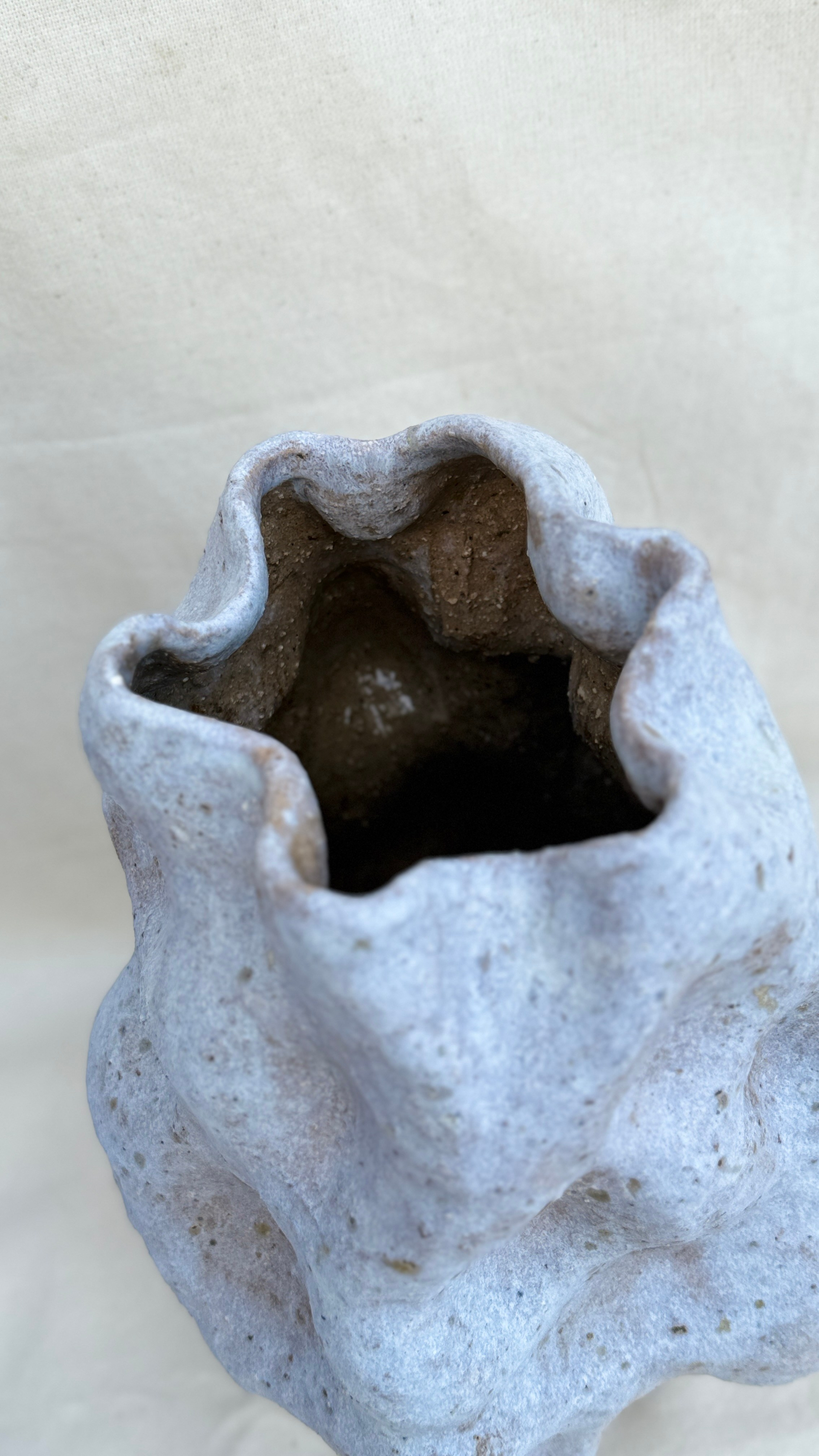 Ваза «Большой серый камень». Арт-керамика Катерины Жизневской