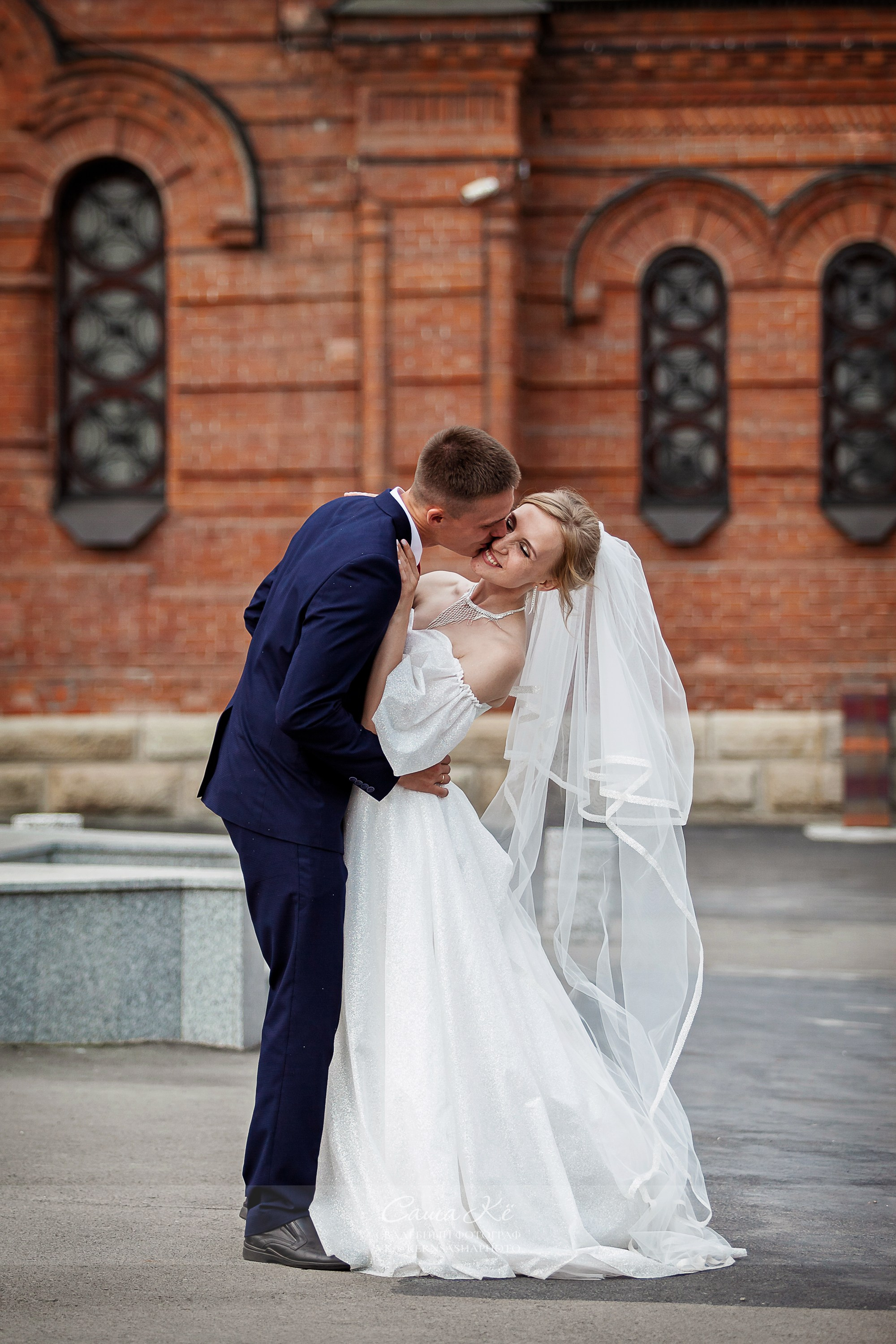 Волшебная фотосессия А&О около Оперного театра. Свадебный, семейный и event фотограф в Новосибирске и Новосибирской области Саша Кё