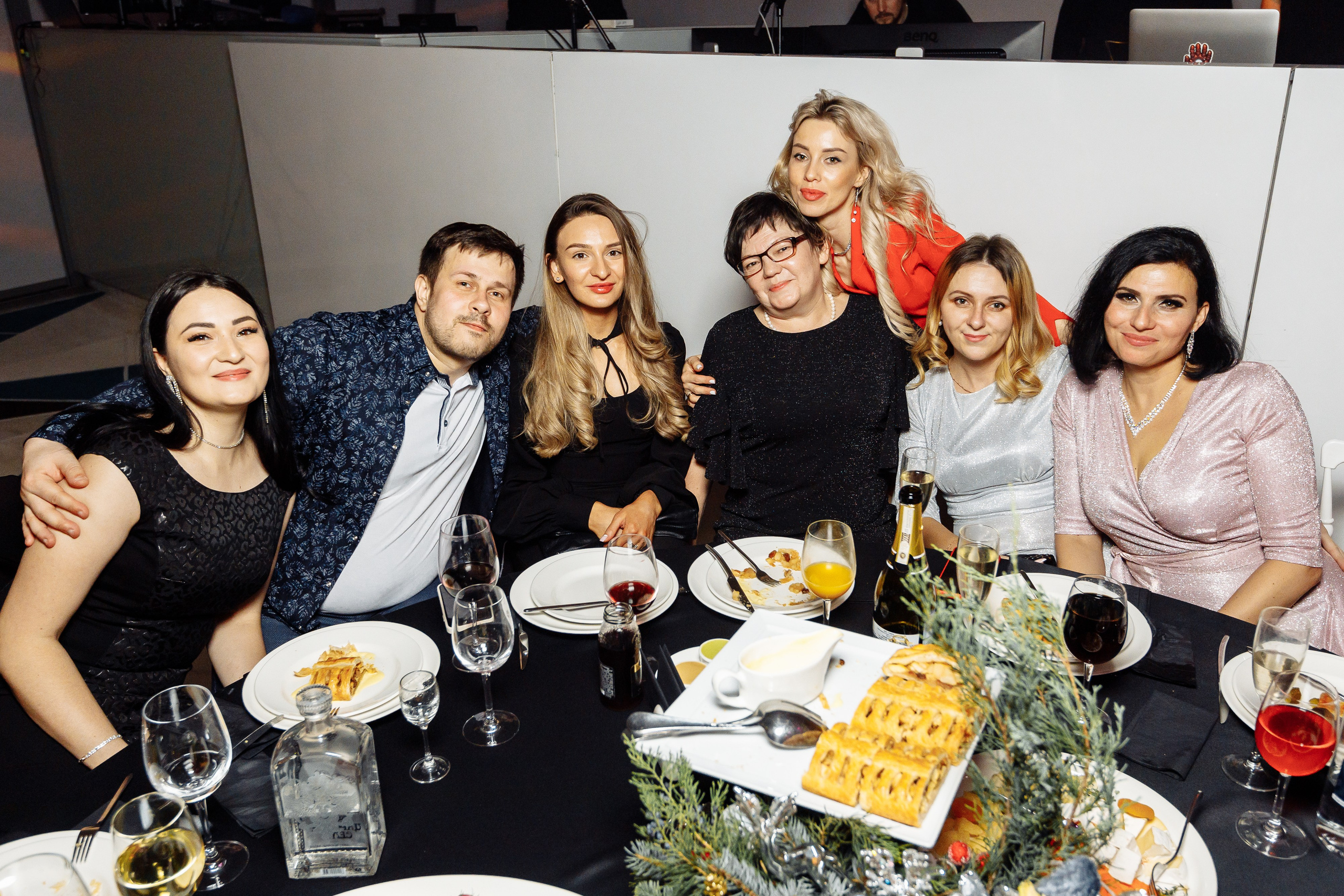 Корпоратив ПолСтраны. Свадебный и портретный фотограф в Королёве Сергей Чихарев