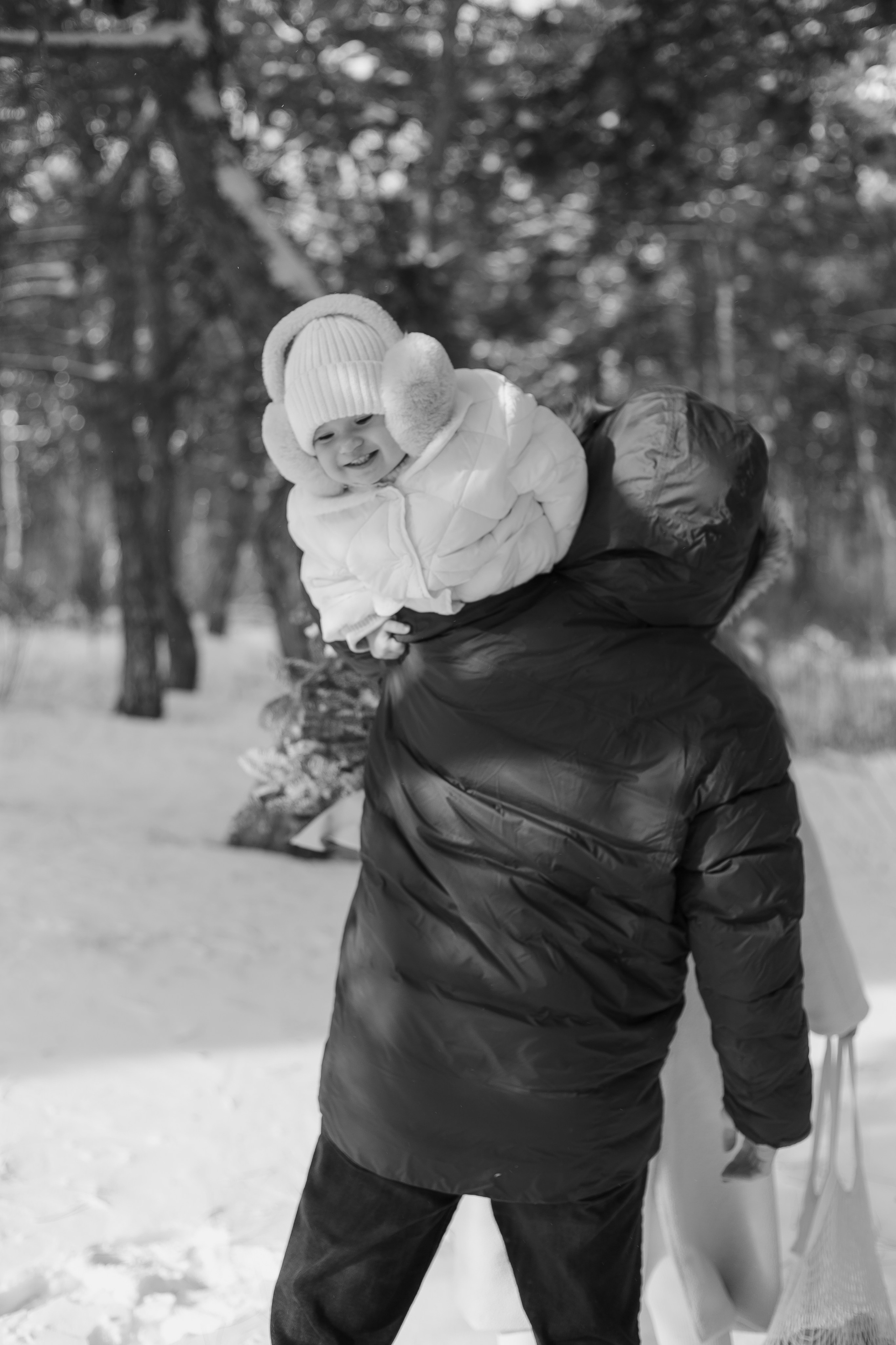Евгений, Александра и Василиса в лесу. Фотограф в Крыму | Виктория Нотевская
