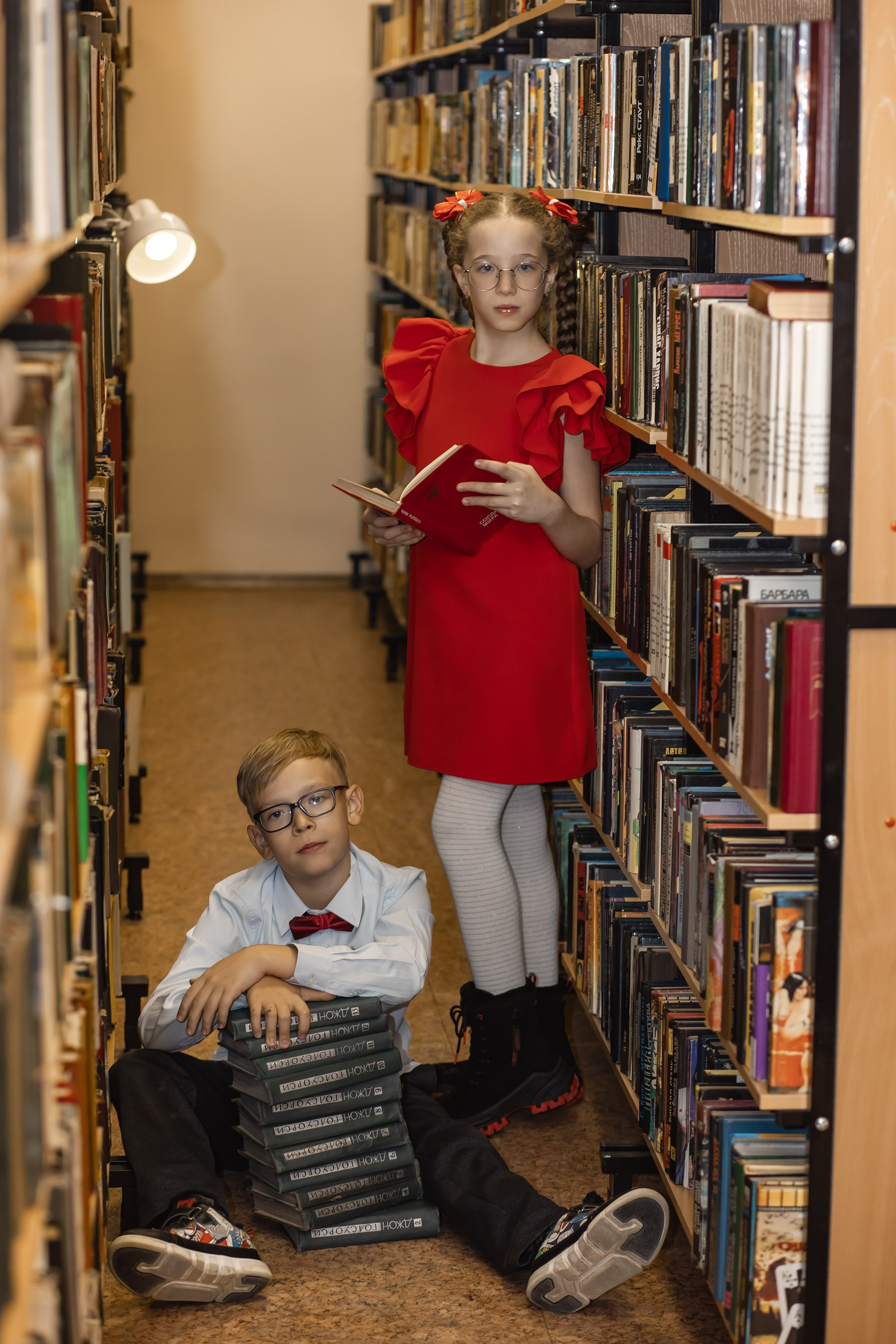 Фотосессия в библиотеке. Фотограф Григорьева Ольга. Портретная, семейная съёмка, Love Stori, видеосъёмка в городе Чита. Выпускные альбомы, фотокниги