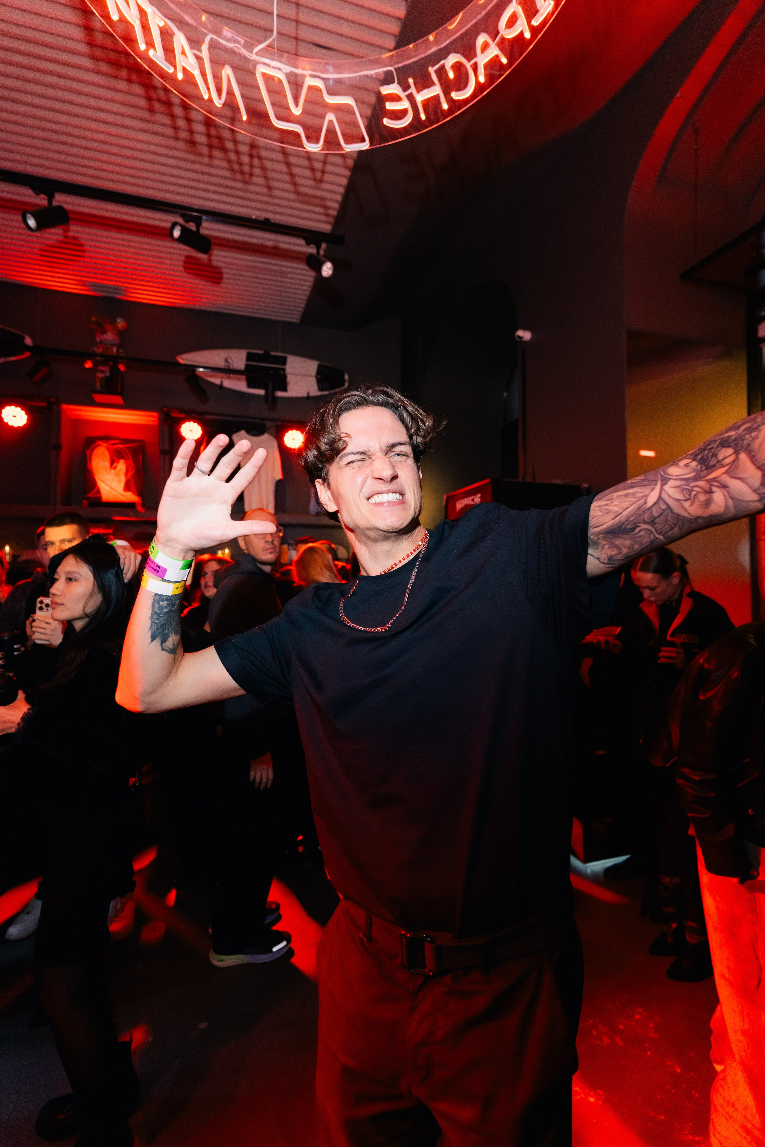 NAIPACHE DARK NIGHT x TWINBY. @oljiofilm: Олег Иванов — фотограф