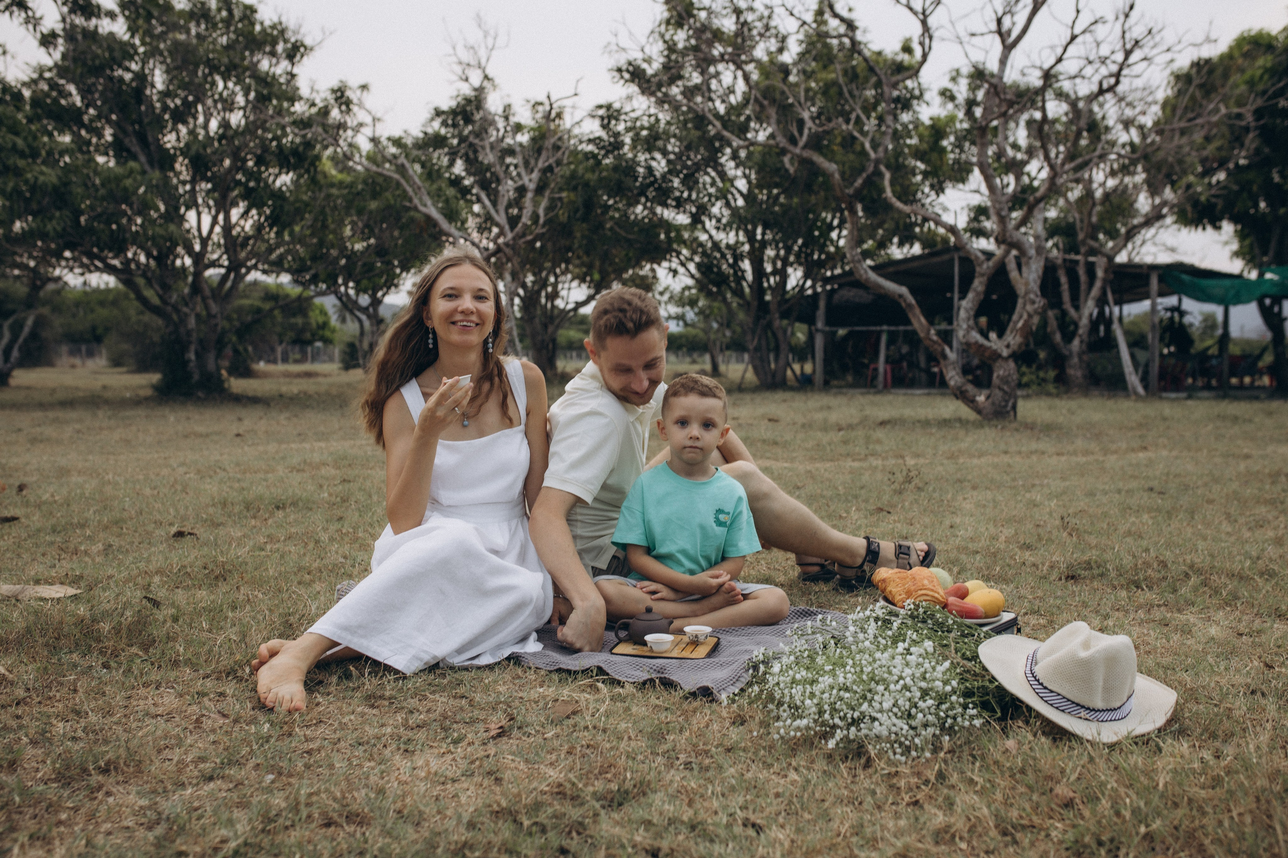 Семья Пискаревых в манго саду.Нячанг. Главная