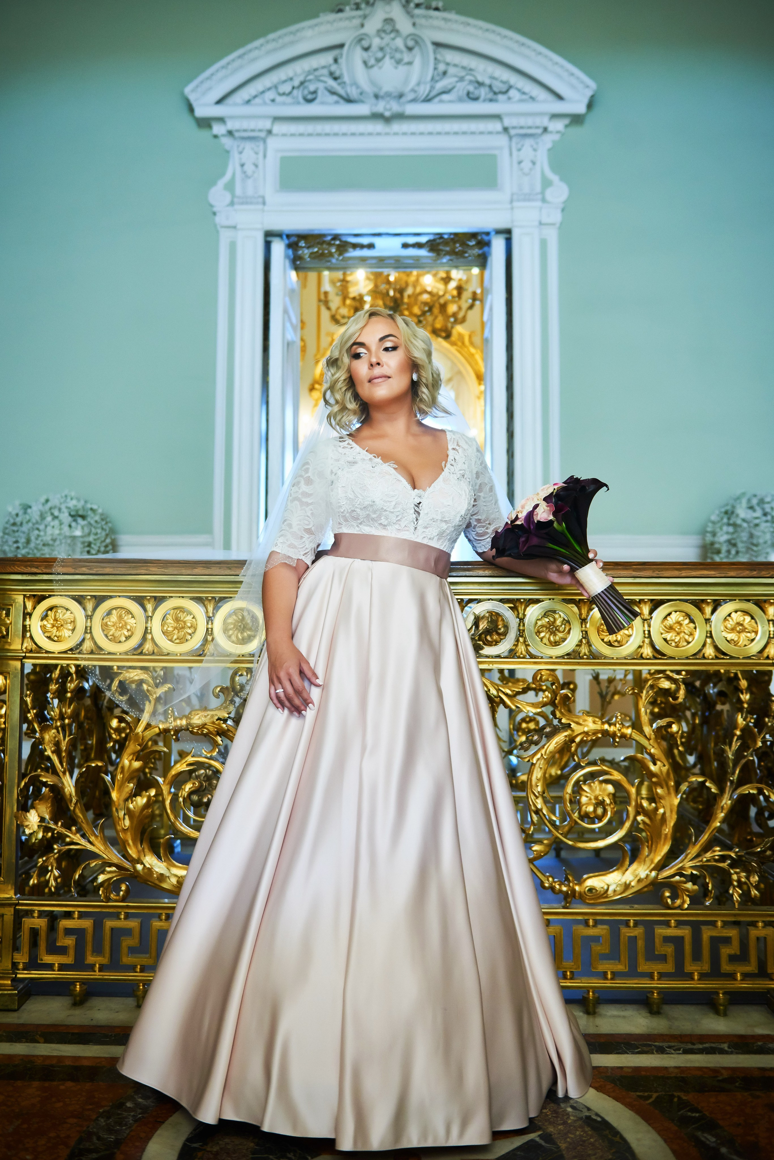 Марта и Анатолий (фотосессия на Витебском вокзале). Портретный, семейный и свадебный фотограф в Санкт-Петербурге и в Пушкине Ширяев Денис