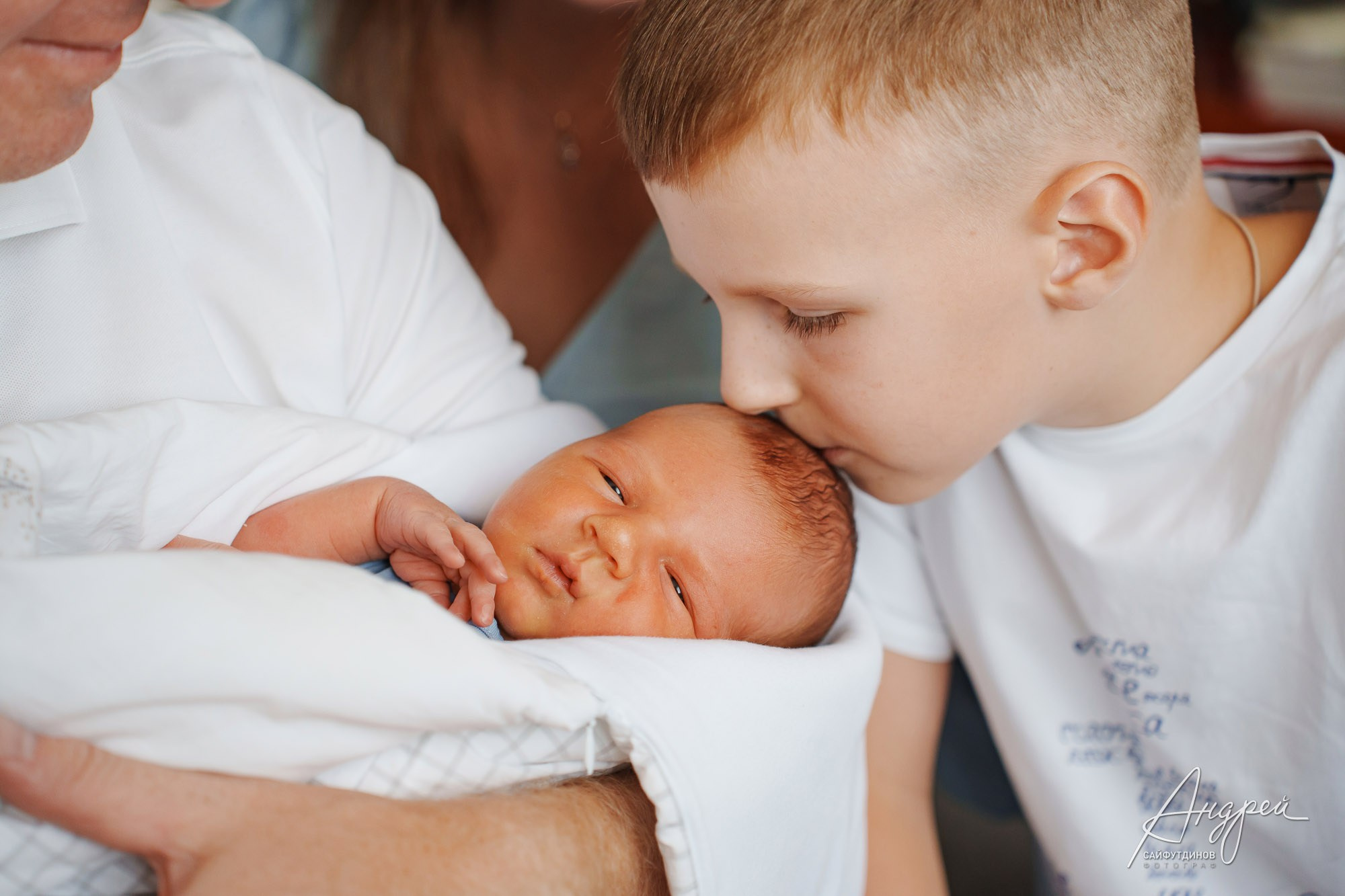Фотосессия в день выписки из роддома. Свадебный и семейный фотограф в Ростове-на-Дону. Андрей Сайфутдинов
