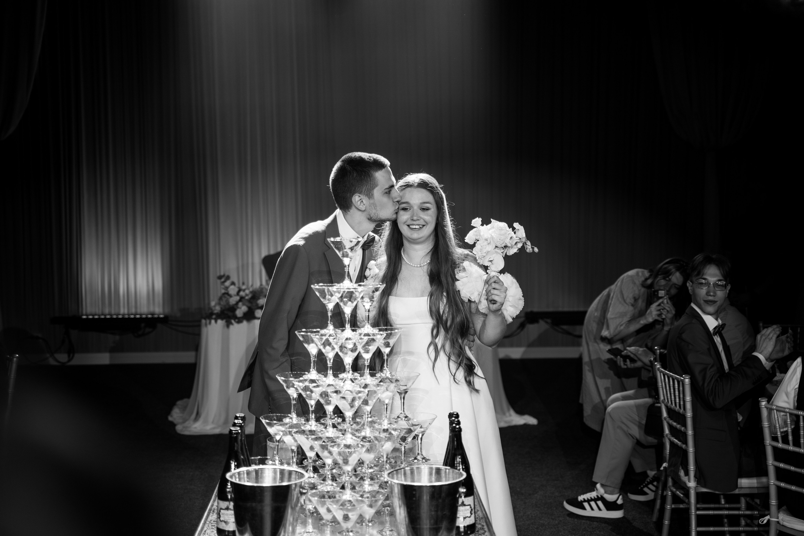 Wedding «Laugh and cry». Свадебные фотограф и видеограф Наталья и Анатолий Новиковы СПб