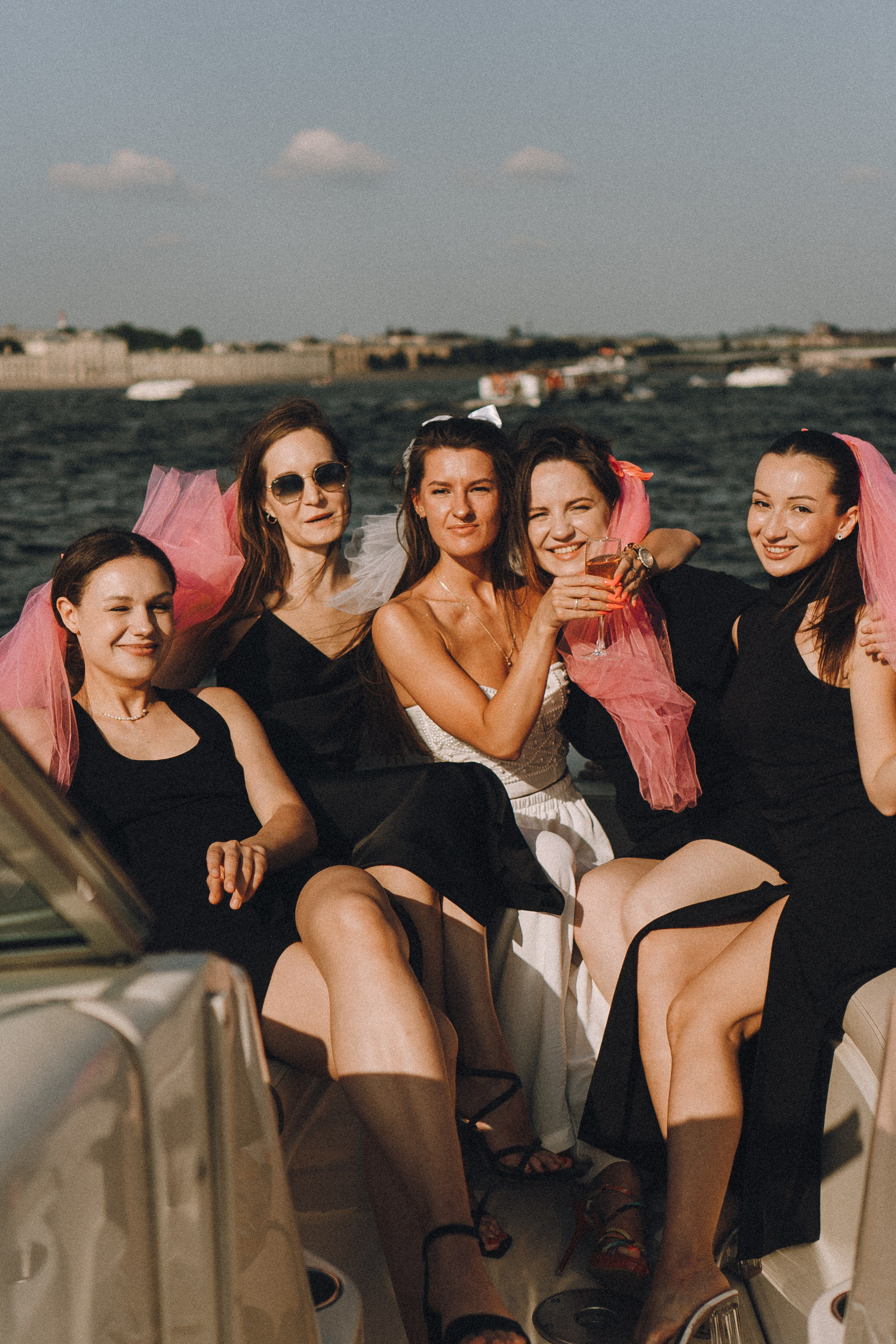 ДЕВИЧНИК НА КАТЕРЕ. Профессиональный фотограф, Санкт-Петербург — Виктория Богомолова