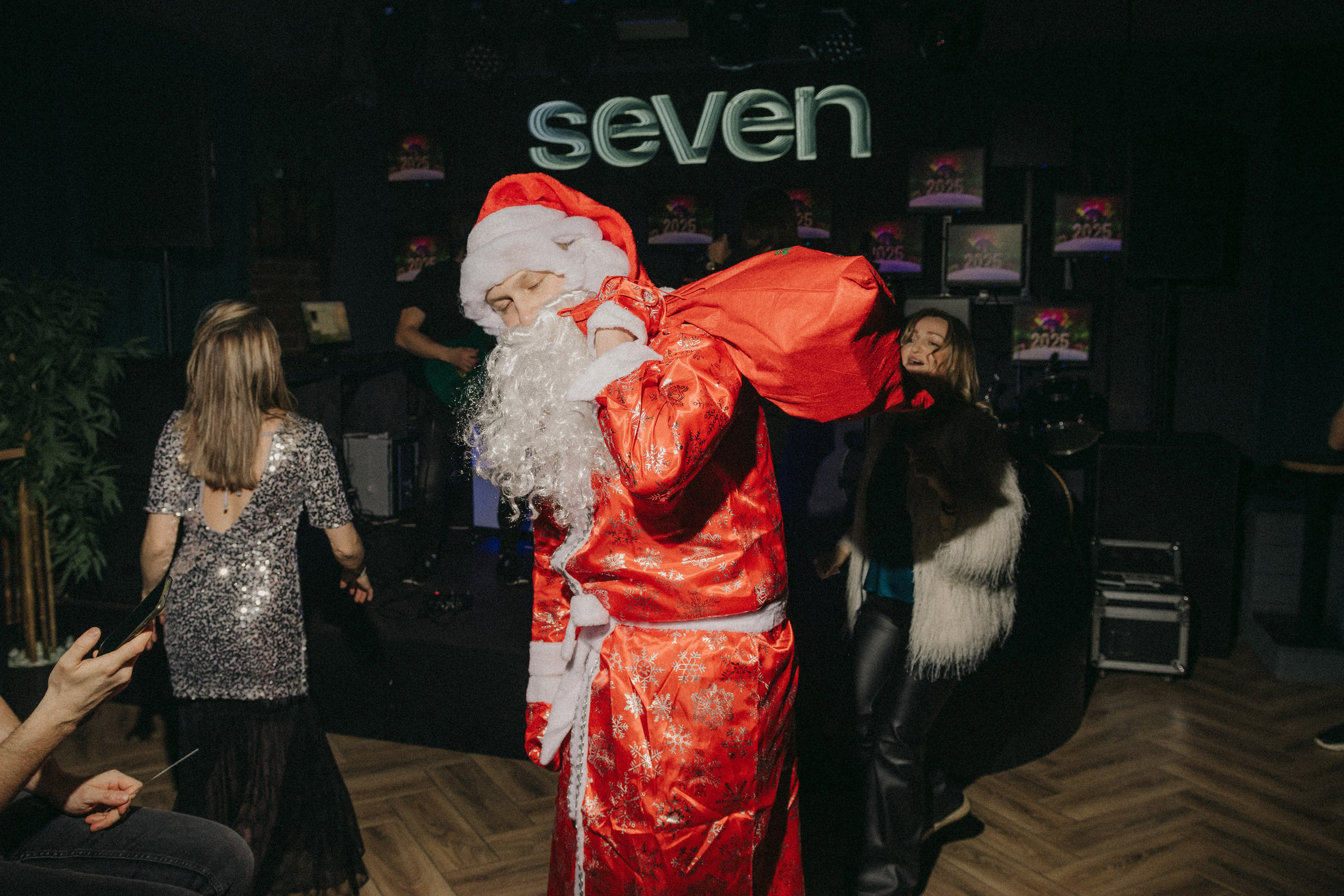 SEVEN bar — New Year