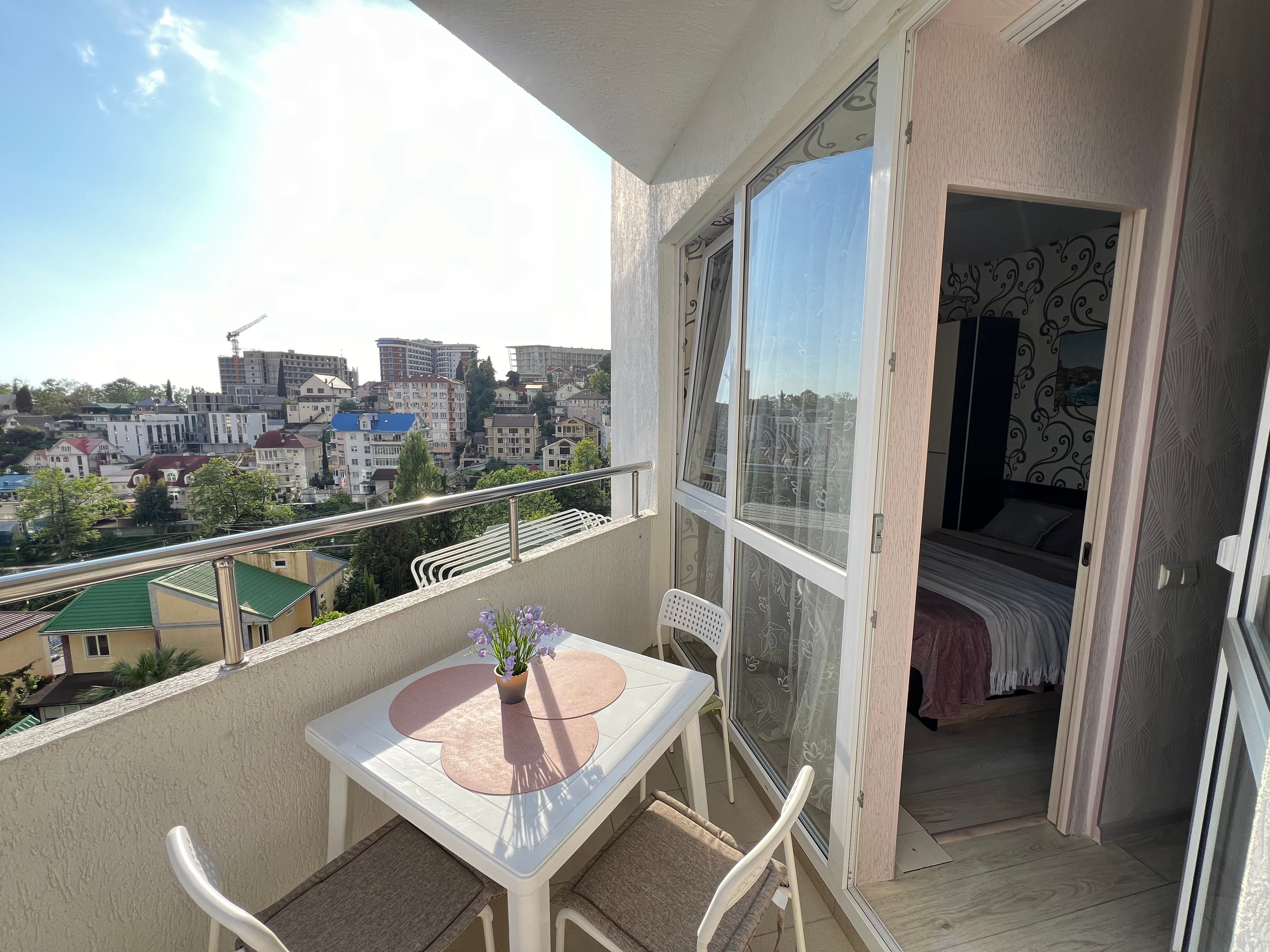 Светлая, уютная квартира рядом с морем!. Квартиры посуточно, длительно в Сочи, LARA APART GROUP