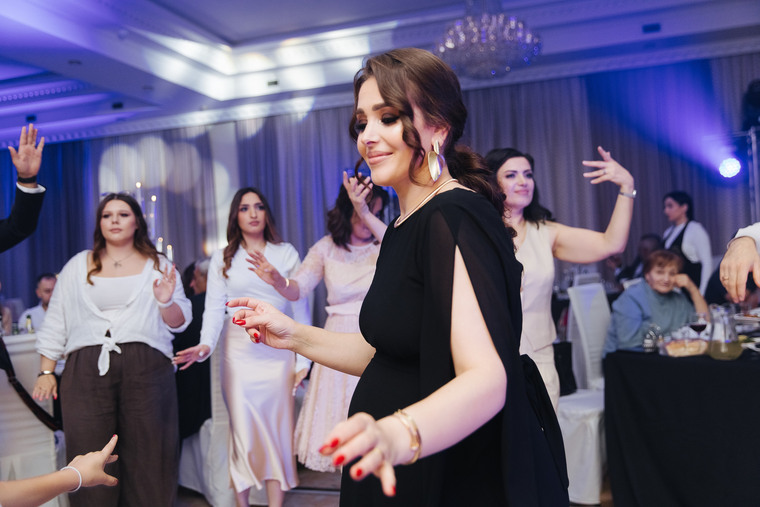 Ани и Назели. 35&5 День рождения, «Янтарь». Фотограф в Красноярске Надежда Воскресенская