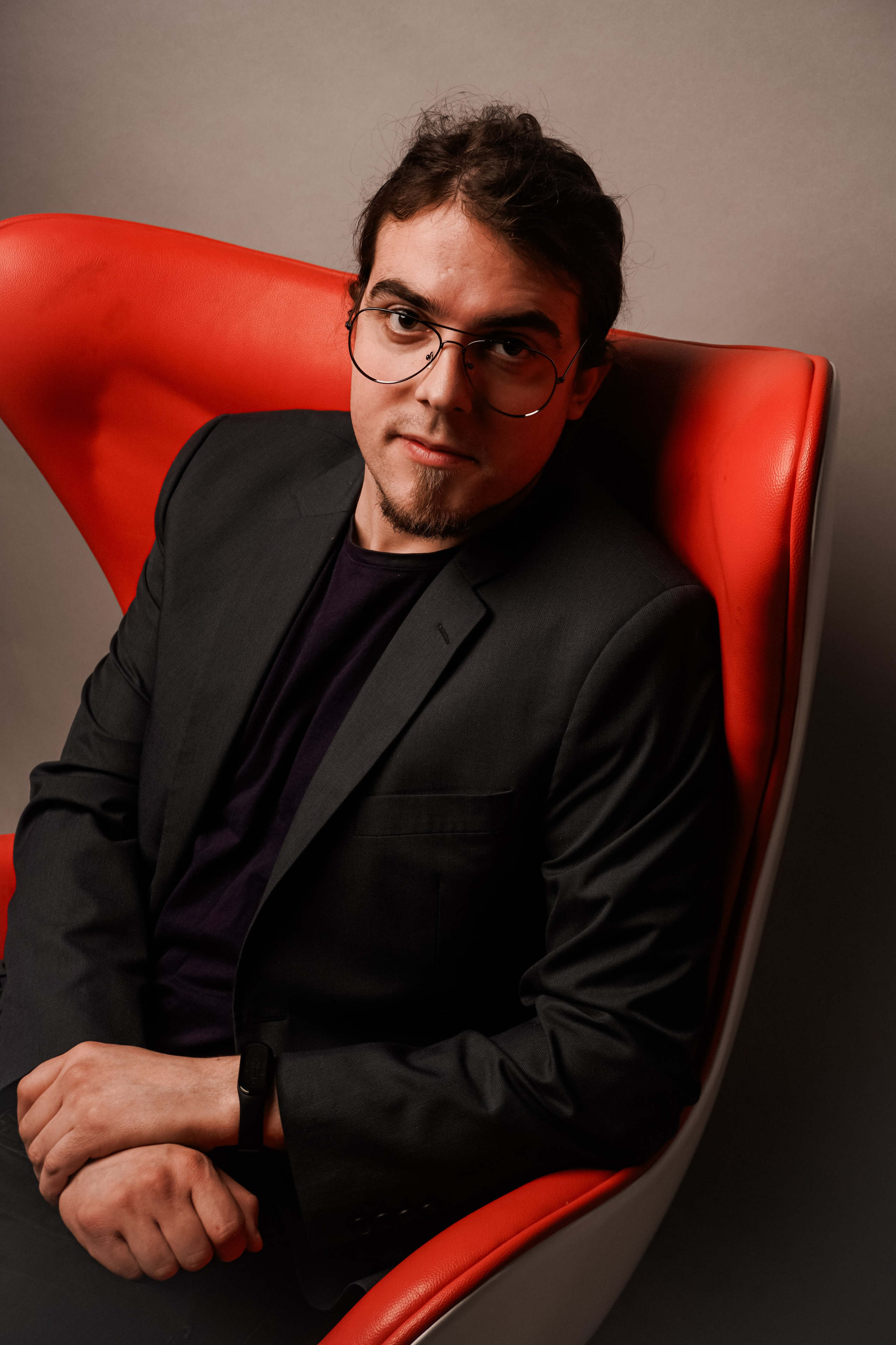 Деловой портрет. Кузнецова Мария — профессиональный фотограф в Санкт-Петербурге | Предметная фотосъёмка, модельные тесты, актёрское портфолио, концерты