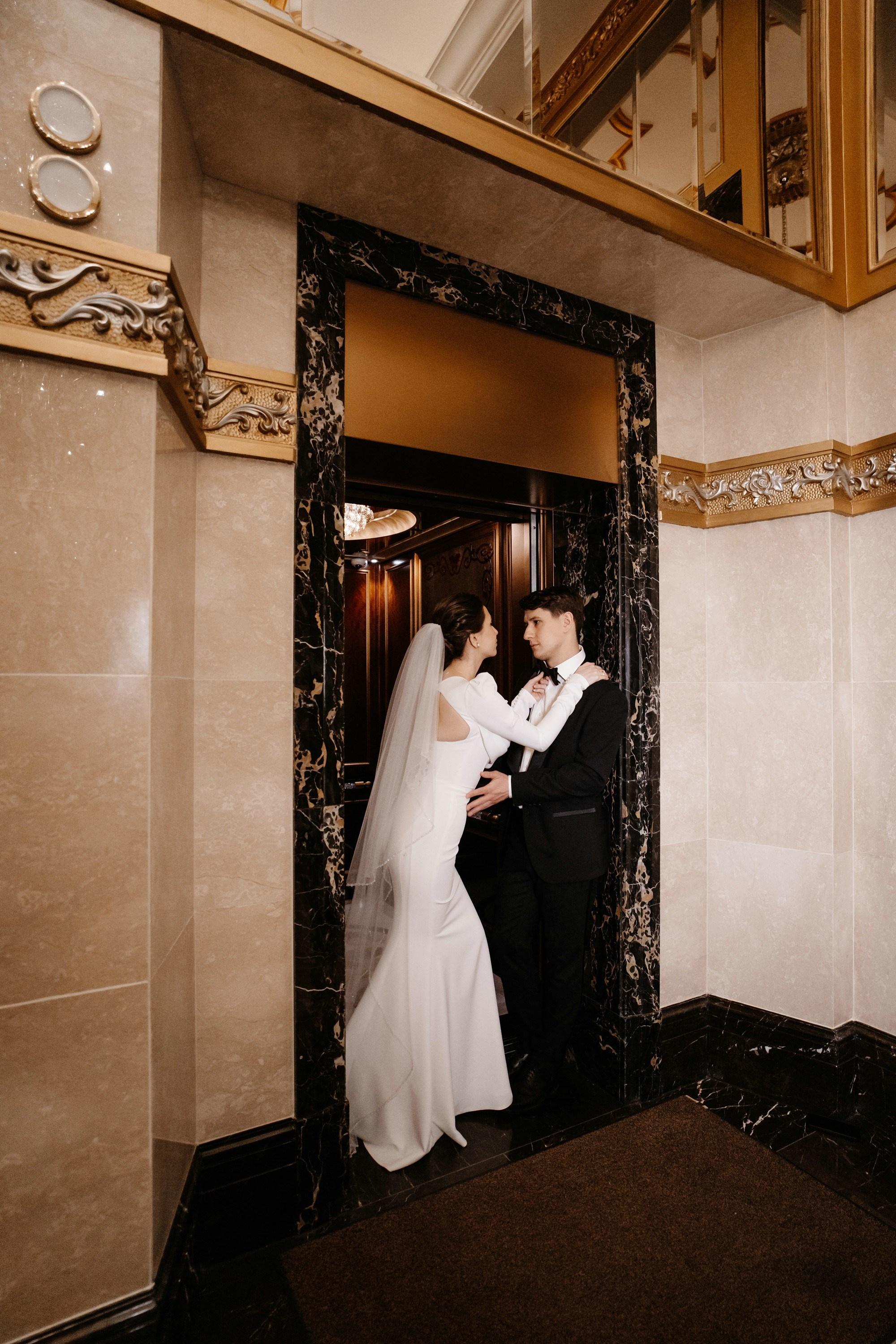 Фотосессия свадьбы в Lotte Plaza. Свадебный и семейный фотограф в Москве Светлана Зоткина