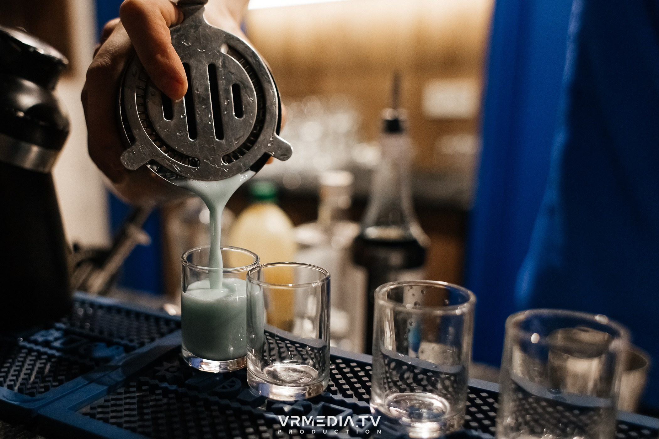 8 марта в караоке-ресторане «Голос»