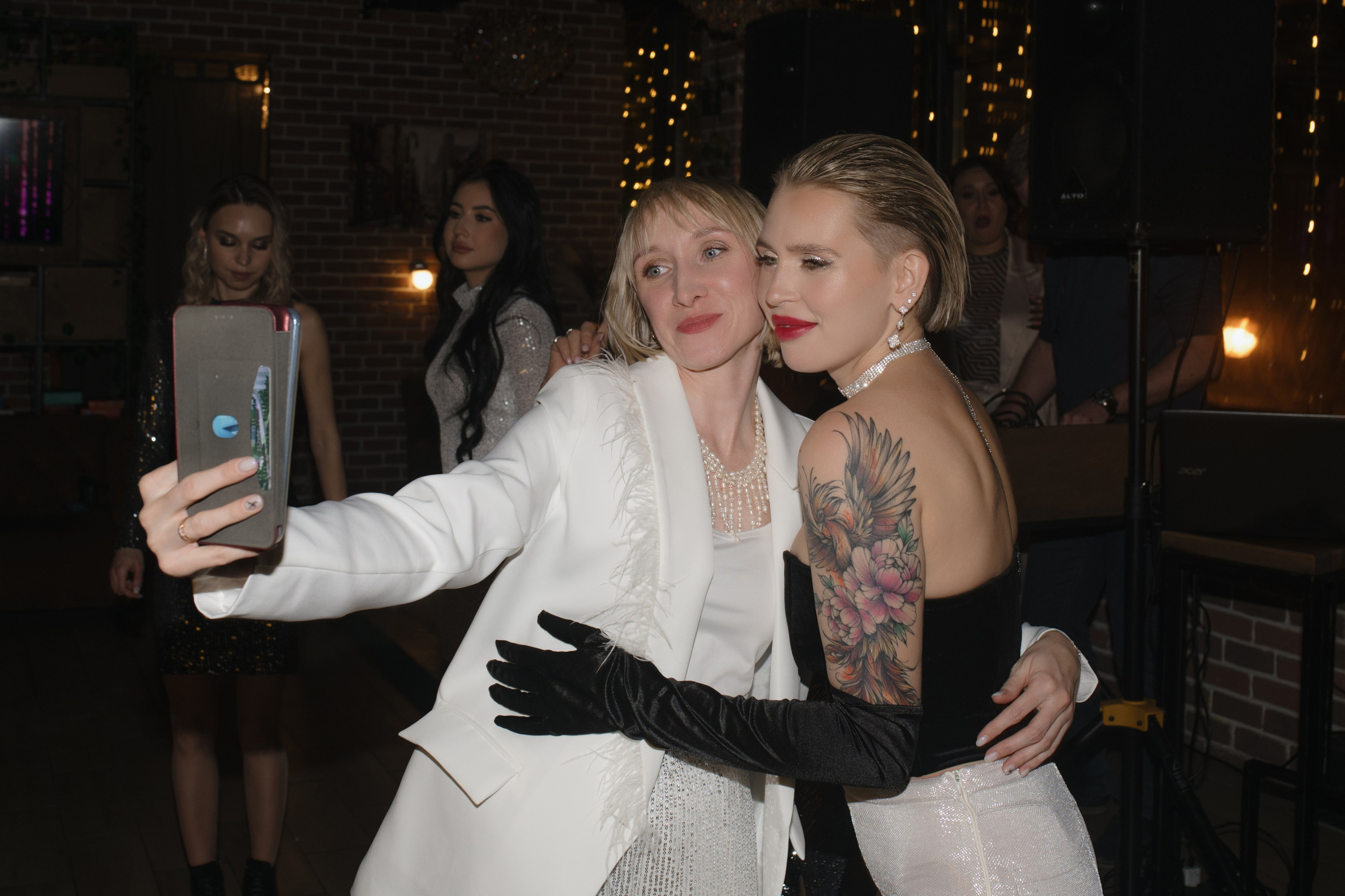 День рождения Томы — Let`s Talk Bar. Свадебный фотограф Екатеринбург/Челябинск — Любовь Волохова