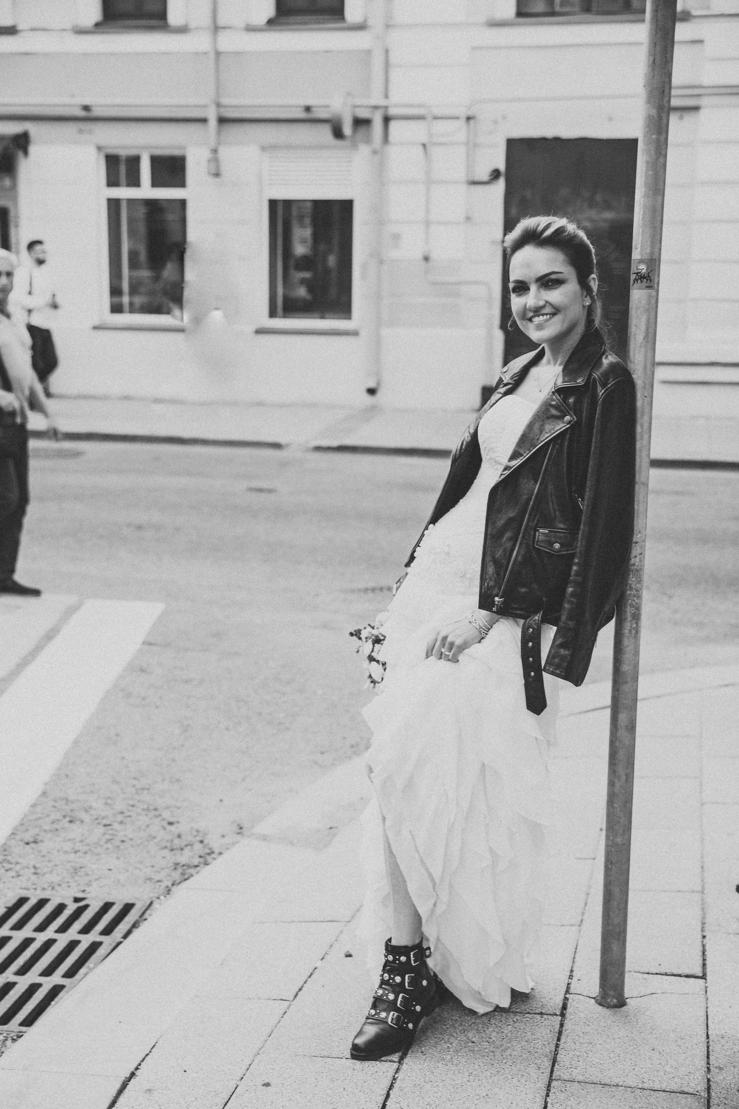 красивая невеста в свадебном платье в москве