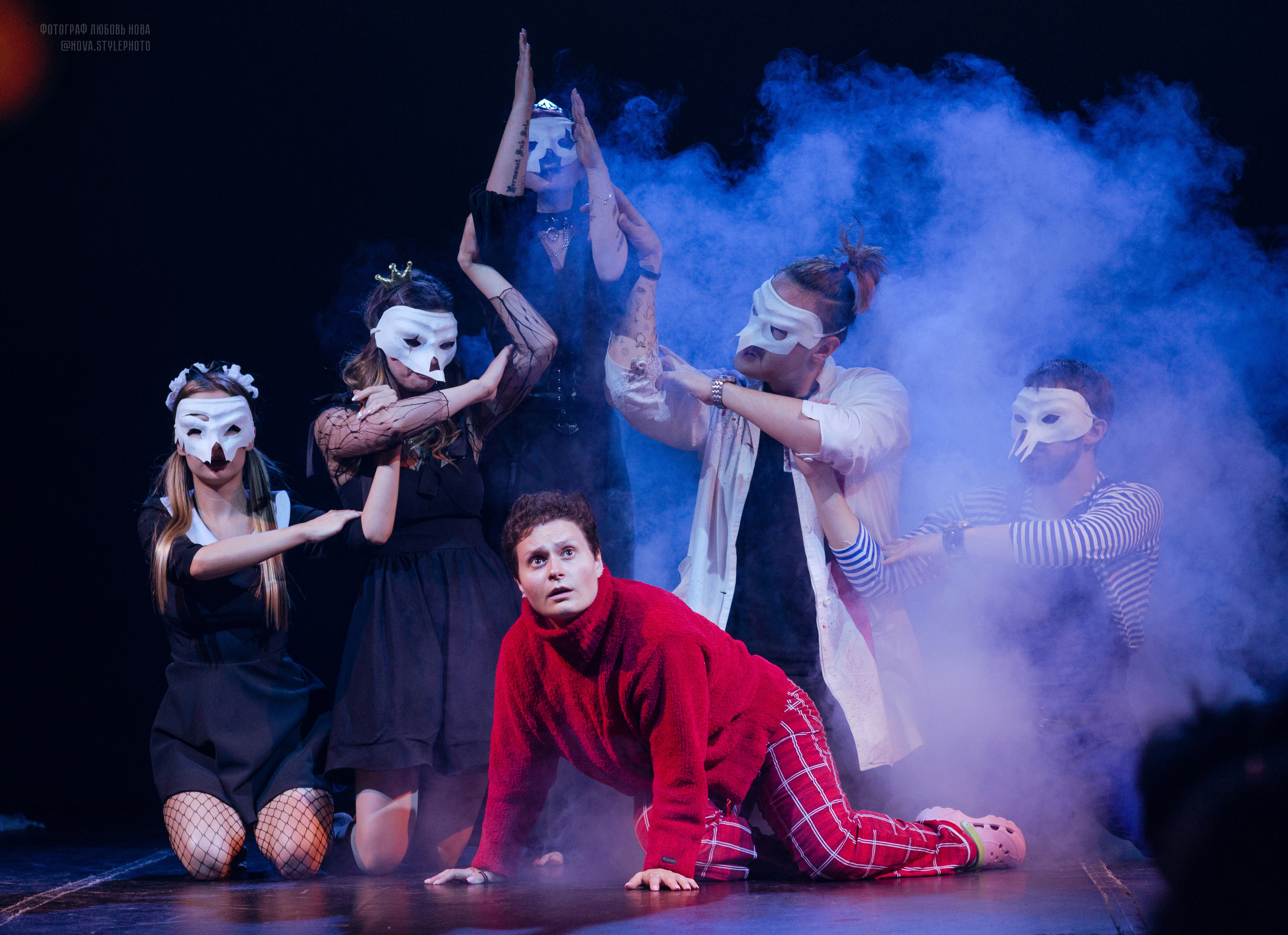 Спектакль «Король умрет в конце спектакля». Портретный и лайфстайл фотограф в Санкт-Петербурге