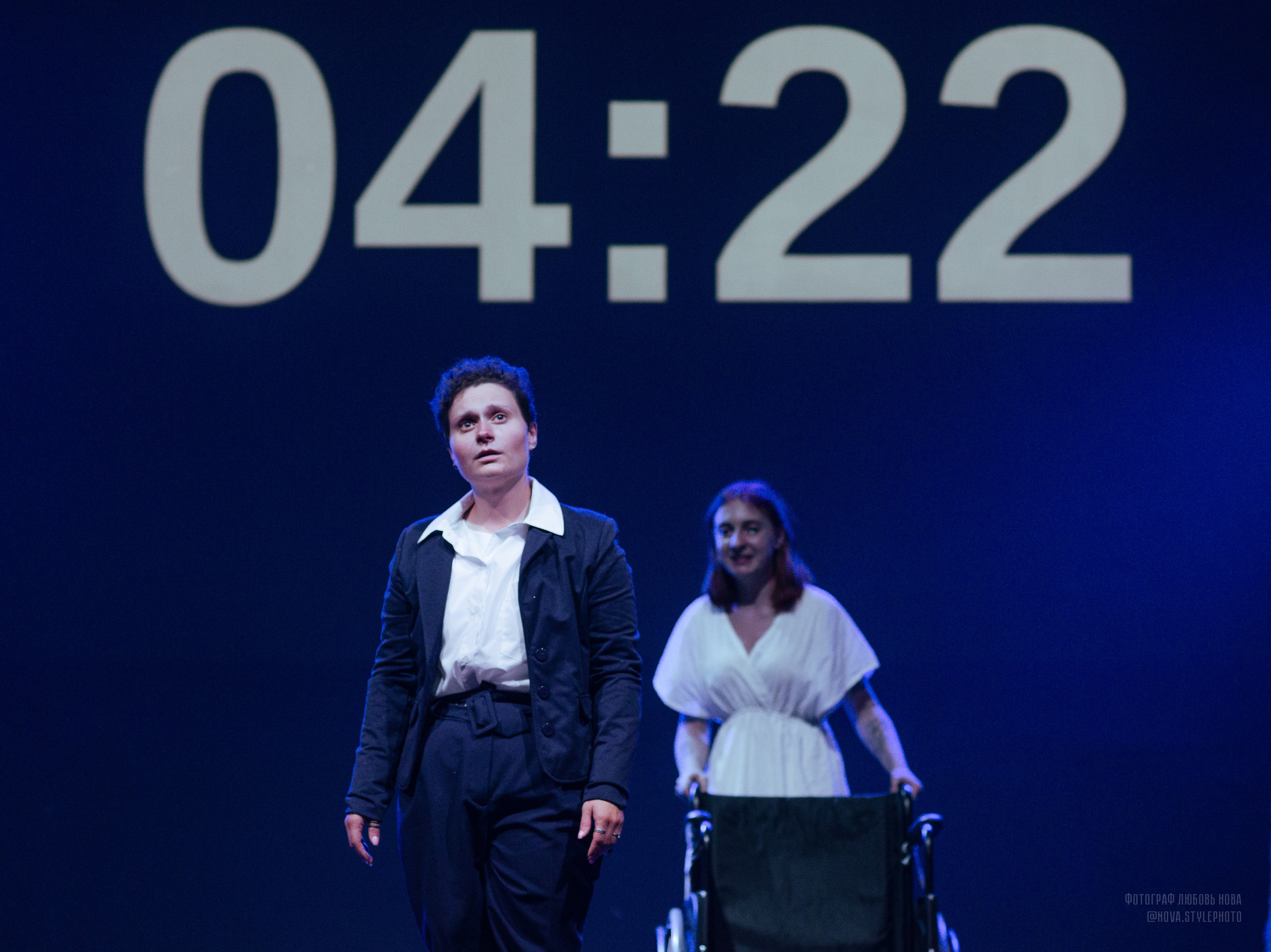 Спектакль «Король умрет в конце спектакля». Портретный и лайфстайл фотограф в Санкт-Петербурге