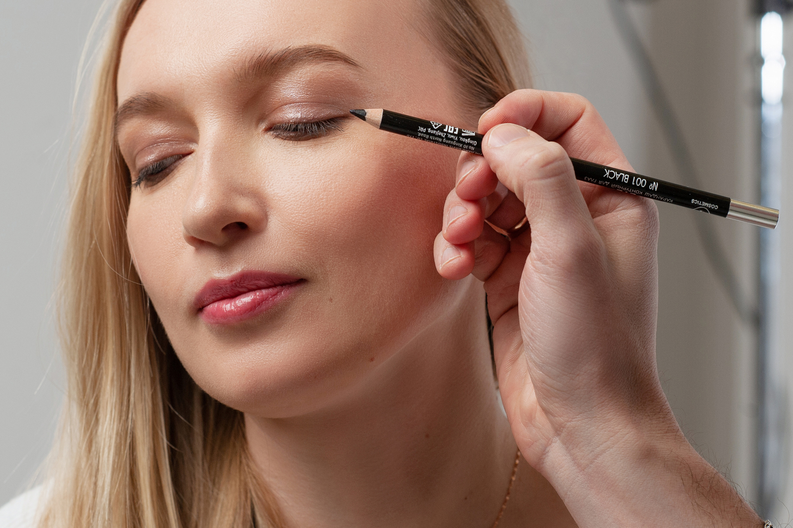 Визажист. Портретный и лайфстайл фотограф в Санкт-Петербурге