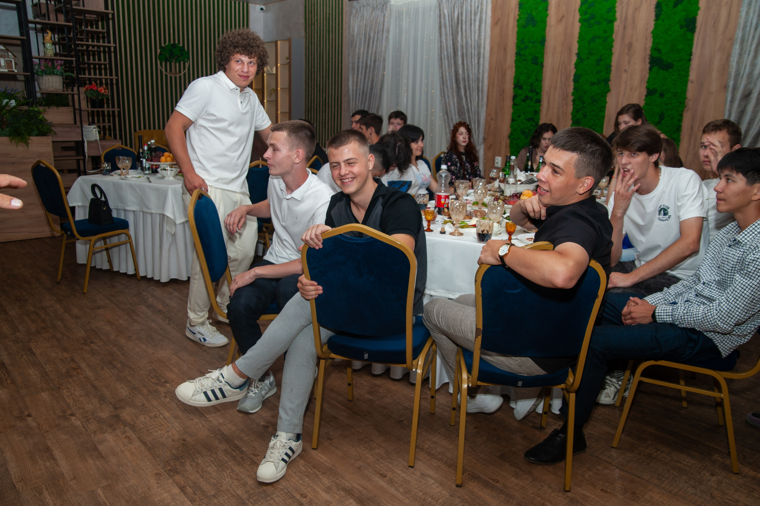 Выпускной МАОУ СОШ № 17 им. Эдуарда Есаяна. Свадебный и семейный фотограф Денис Лукьянов в Краснодаре, Краснодарском крае и Республике Крым