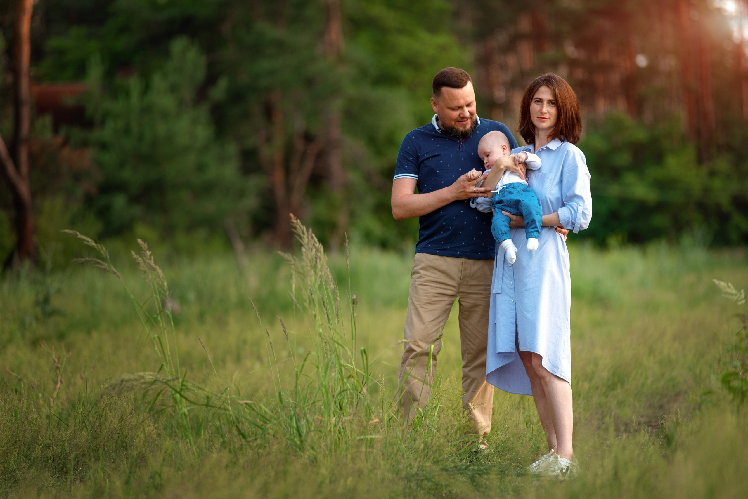 Семейный фотограф в воронеже Семейная фотосессия дети мама папа и ребенок фото на природе