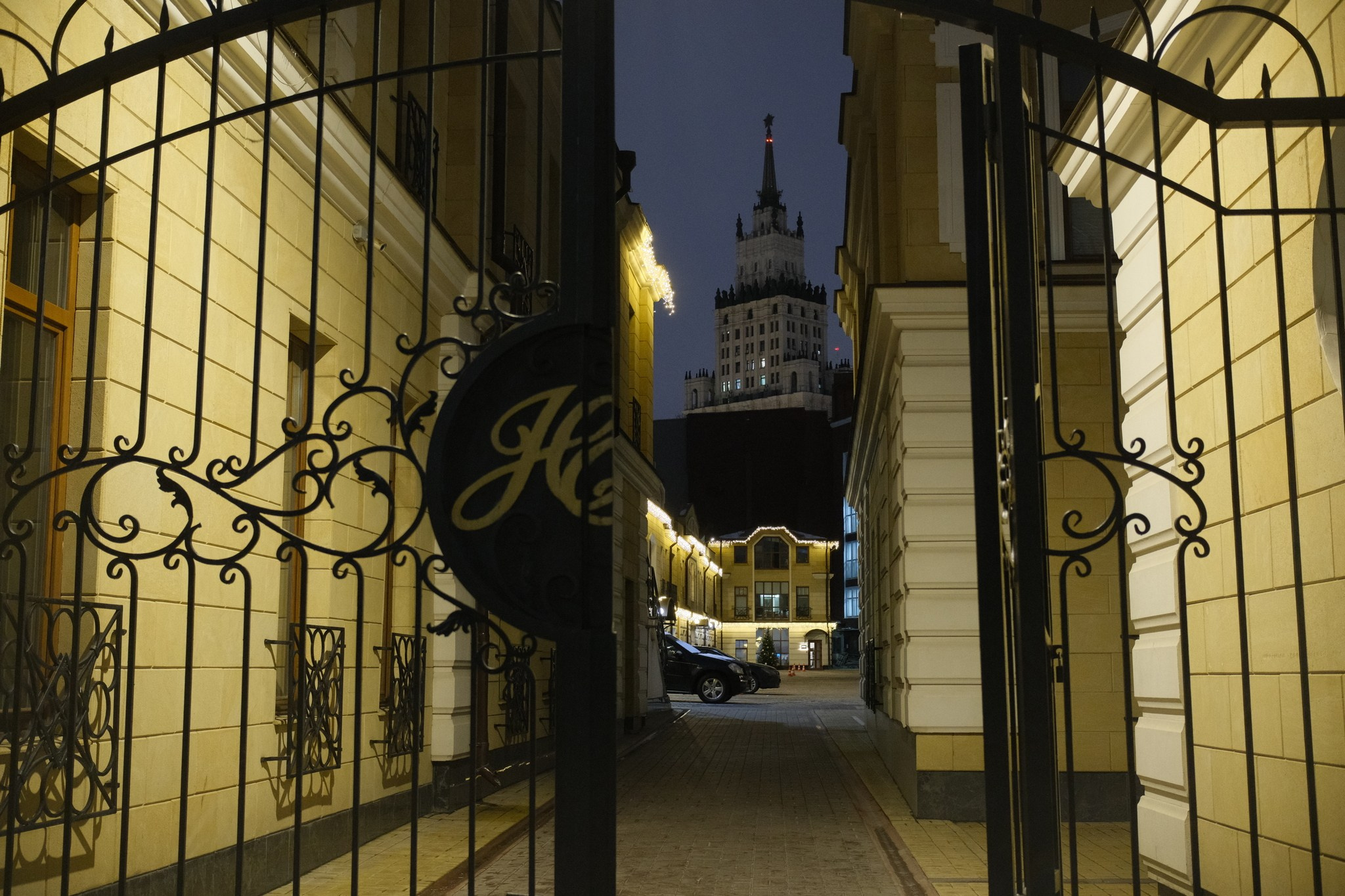 Вечерний город. Улица, люди, жизнь…