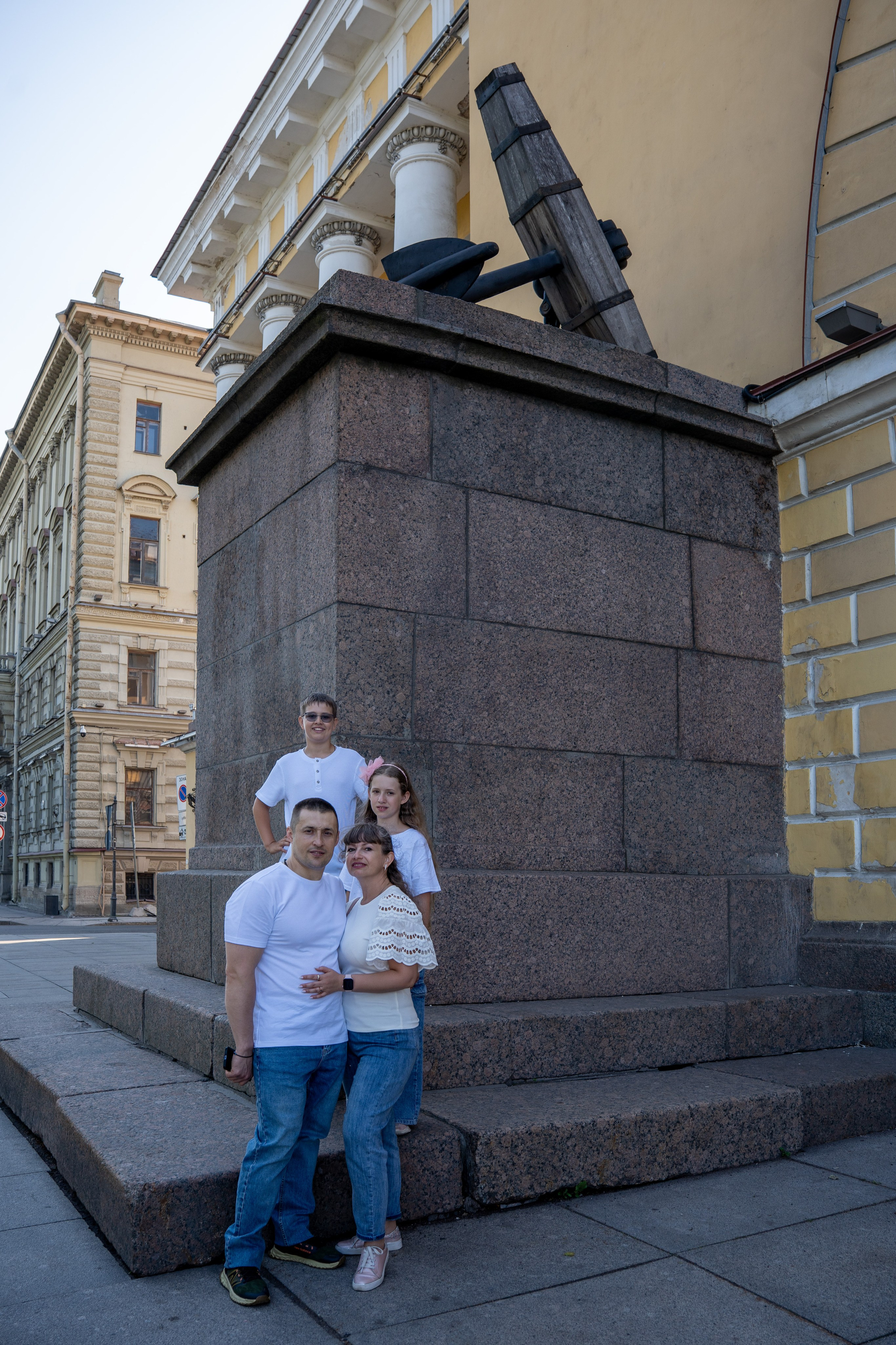 Фотопрогулка для семьи по достопримечательностям Питера. Студийный и портретный фотограф в САНКТ-ПЕТЕРБУРГЕИрина Махаон