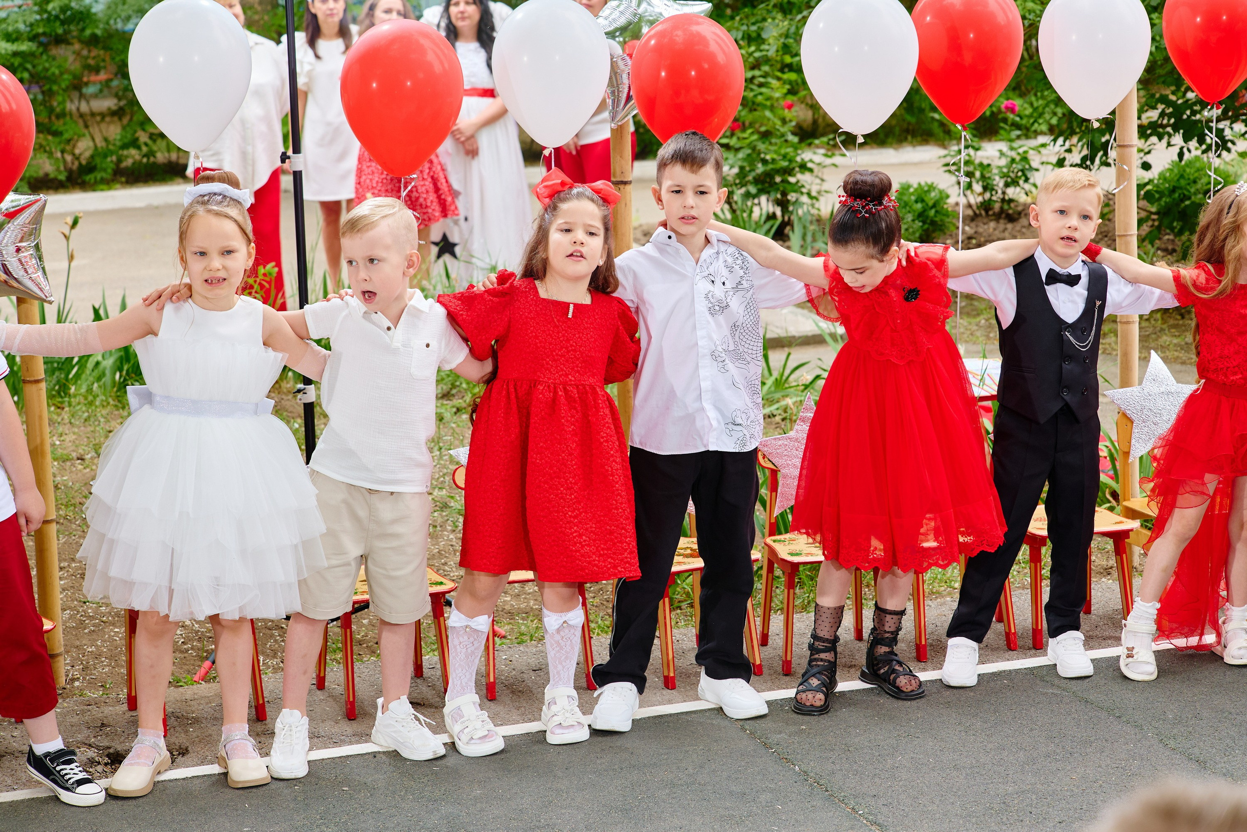 Выпускной 45 сад. Фотограф Выпускные альбомы Таганрог Сергей Коробченко