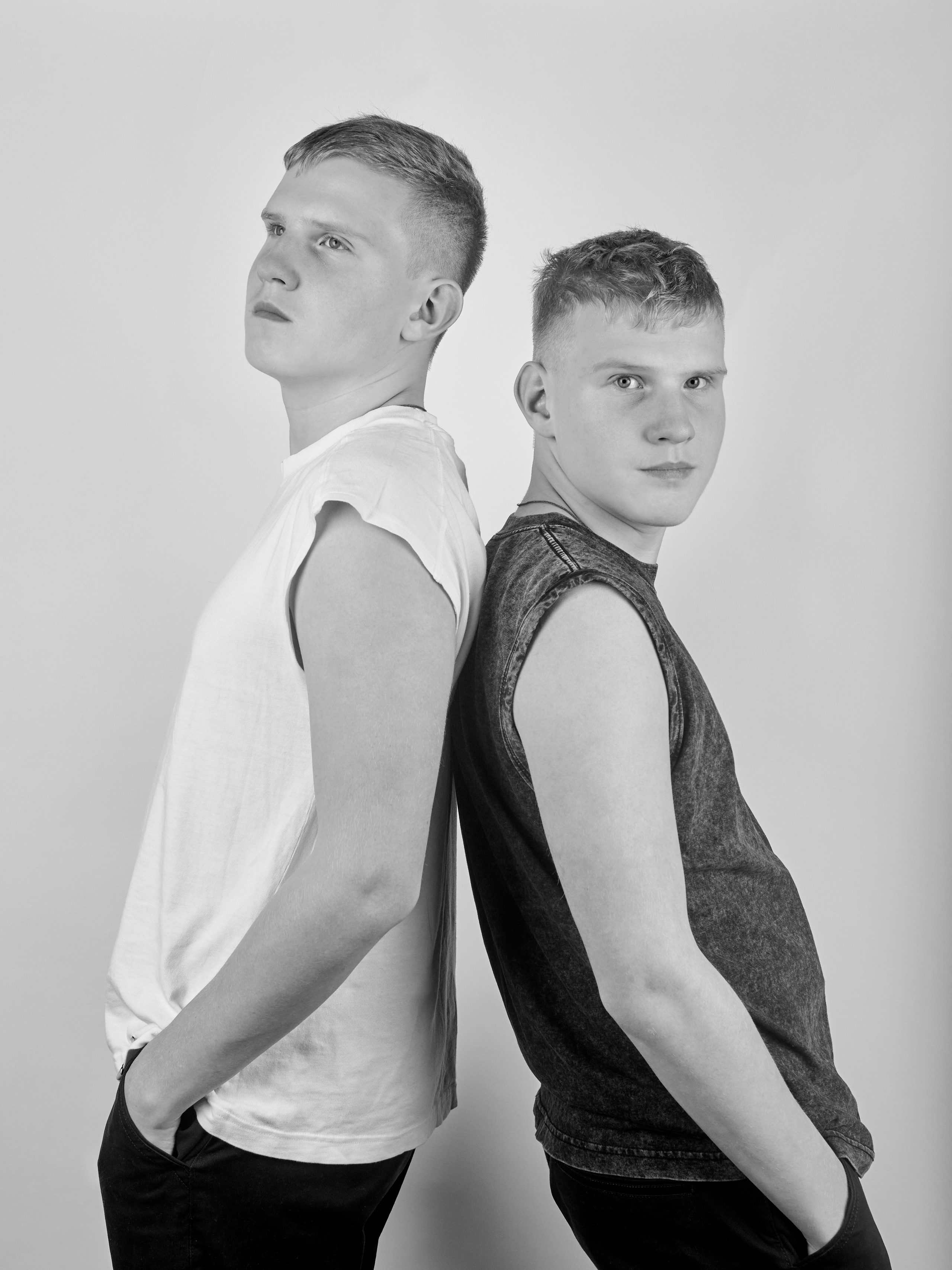 Близнецы Олег и Глеб