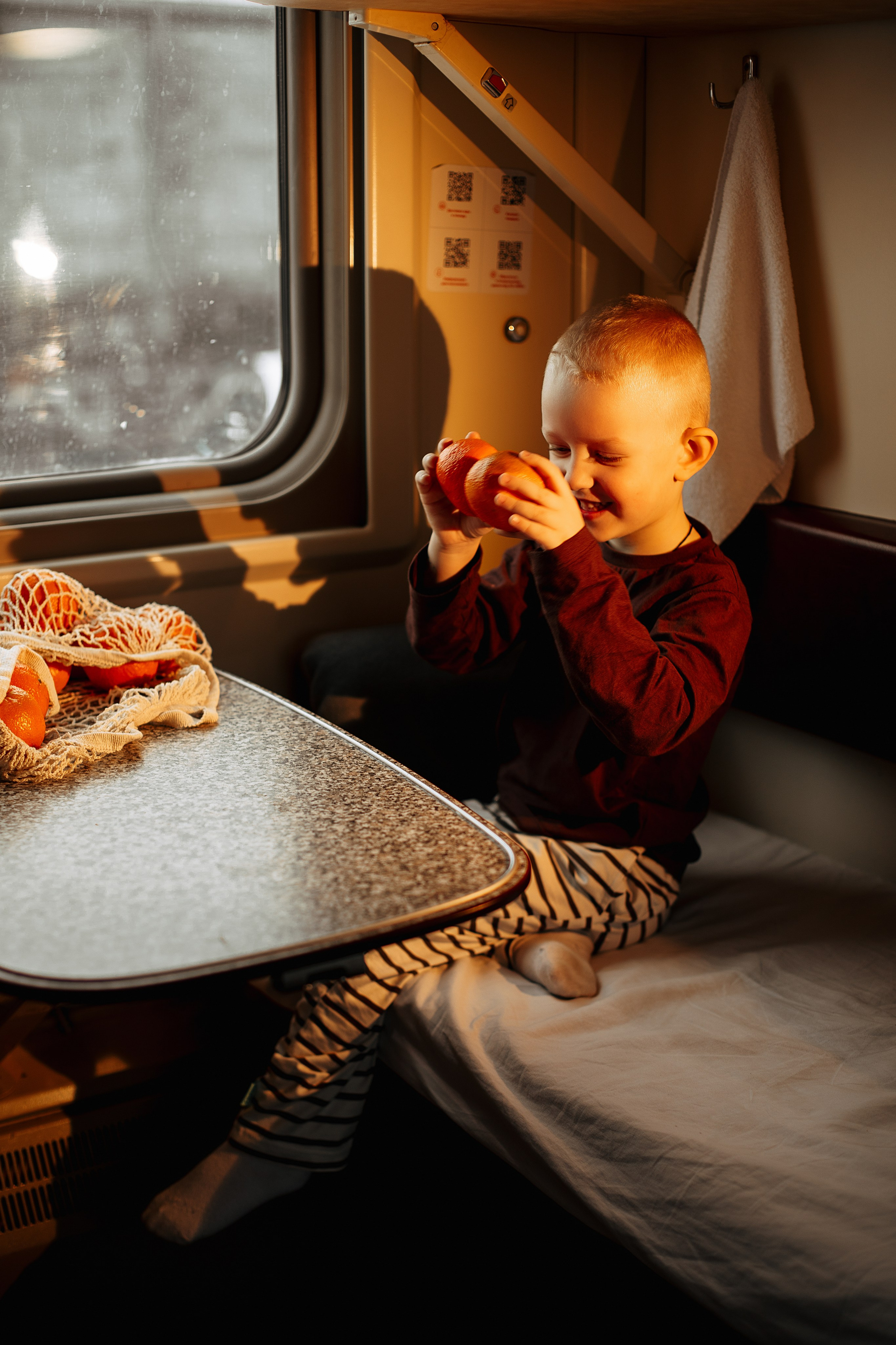 Фотосессия в поезде. Https://malovafoto.ru