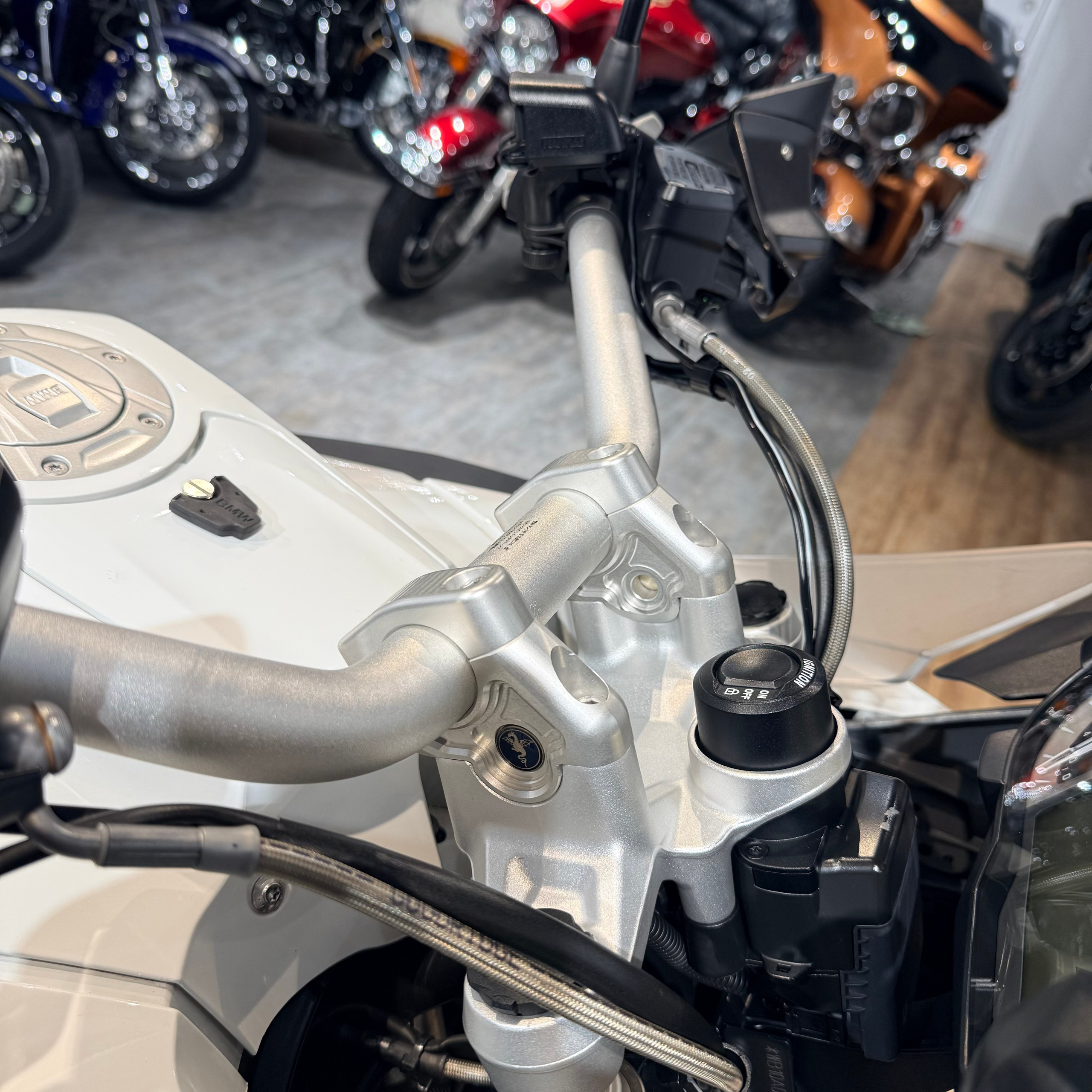 2015 BMW R1200GS Adventure Alpine White. Hello Davidson, Москва. Только хорошие мотоциклы…