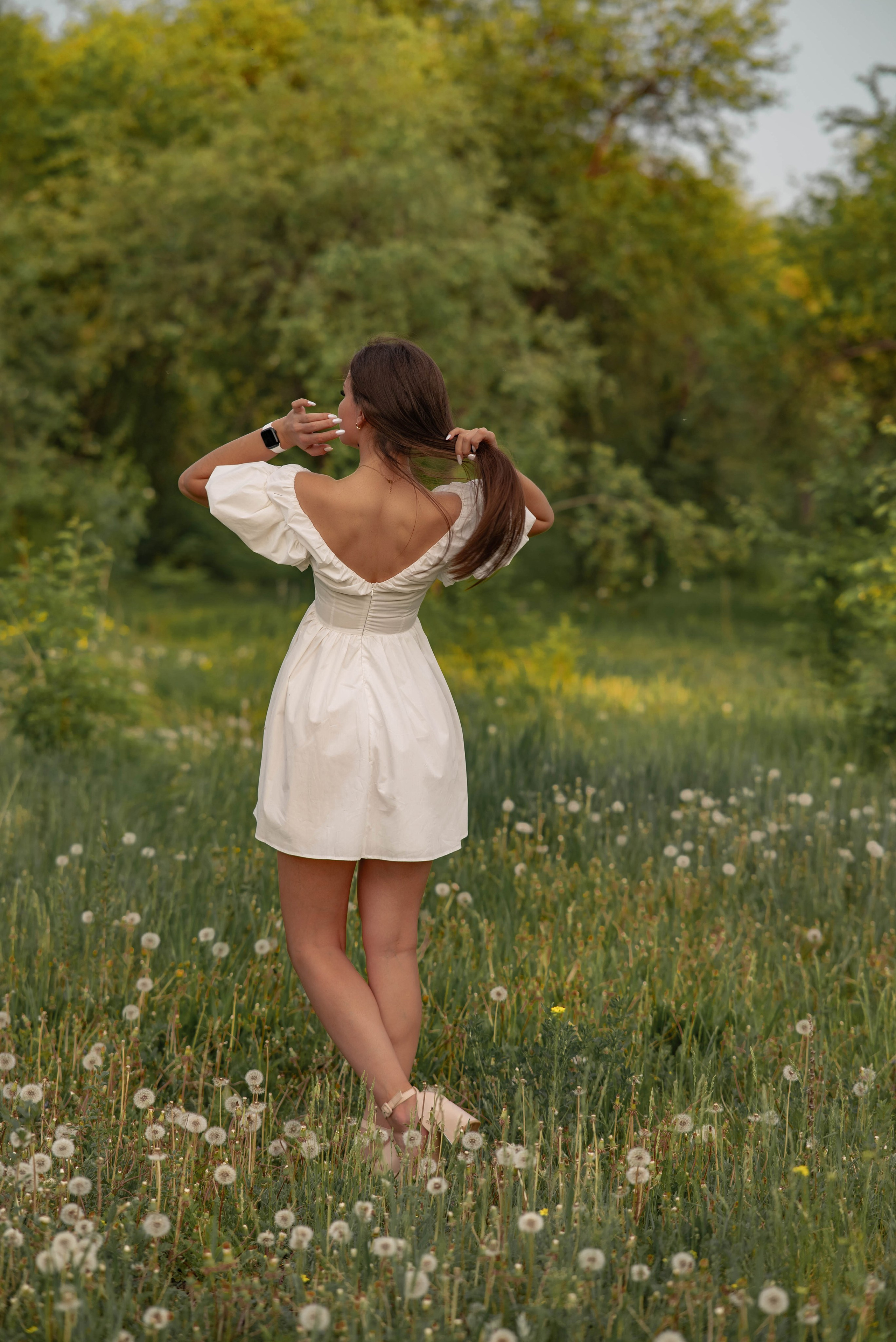 Вечерняя съёмка изящной девушки в парке города Абакан. Семейный и свадебный фотограф в Абакане Юлия Су