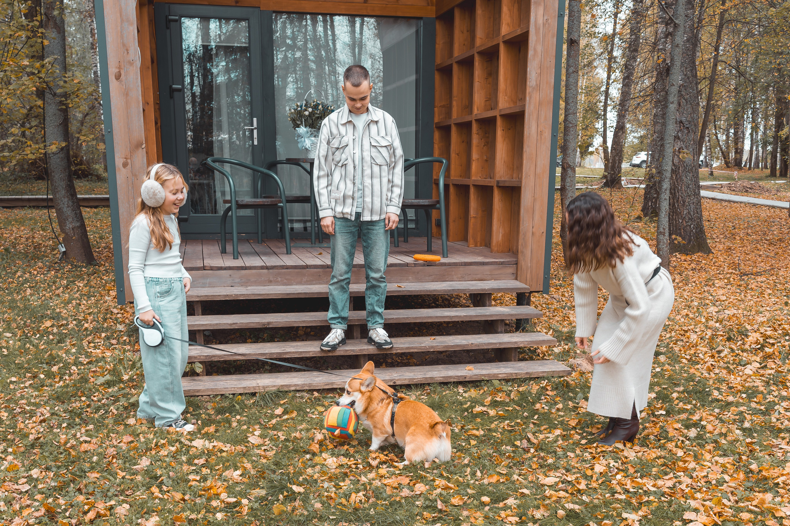 семейная фотосъемка с собакой корги