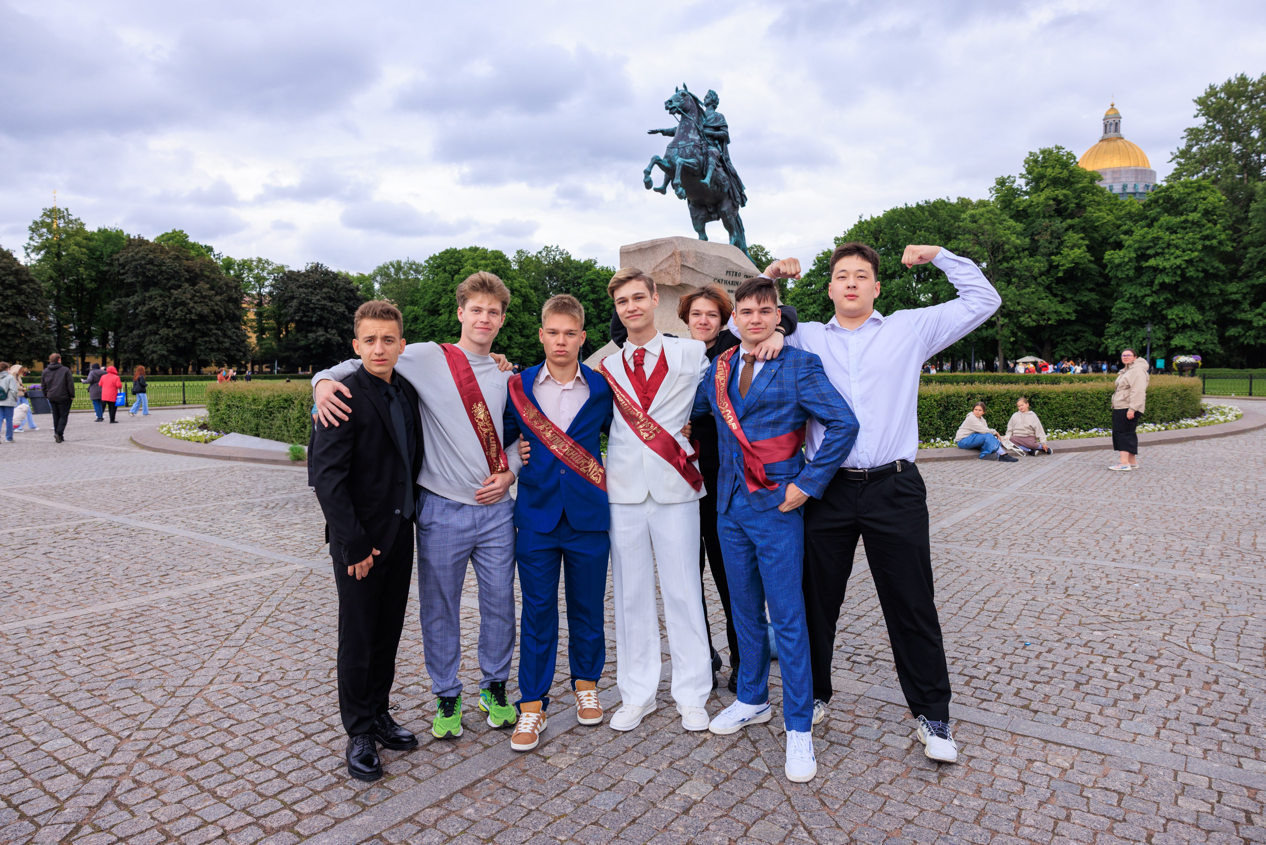 Выпускной лицея 244. Фотограф Александр Заломаев