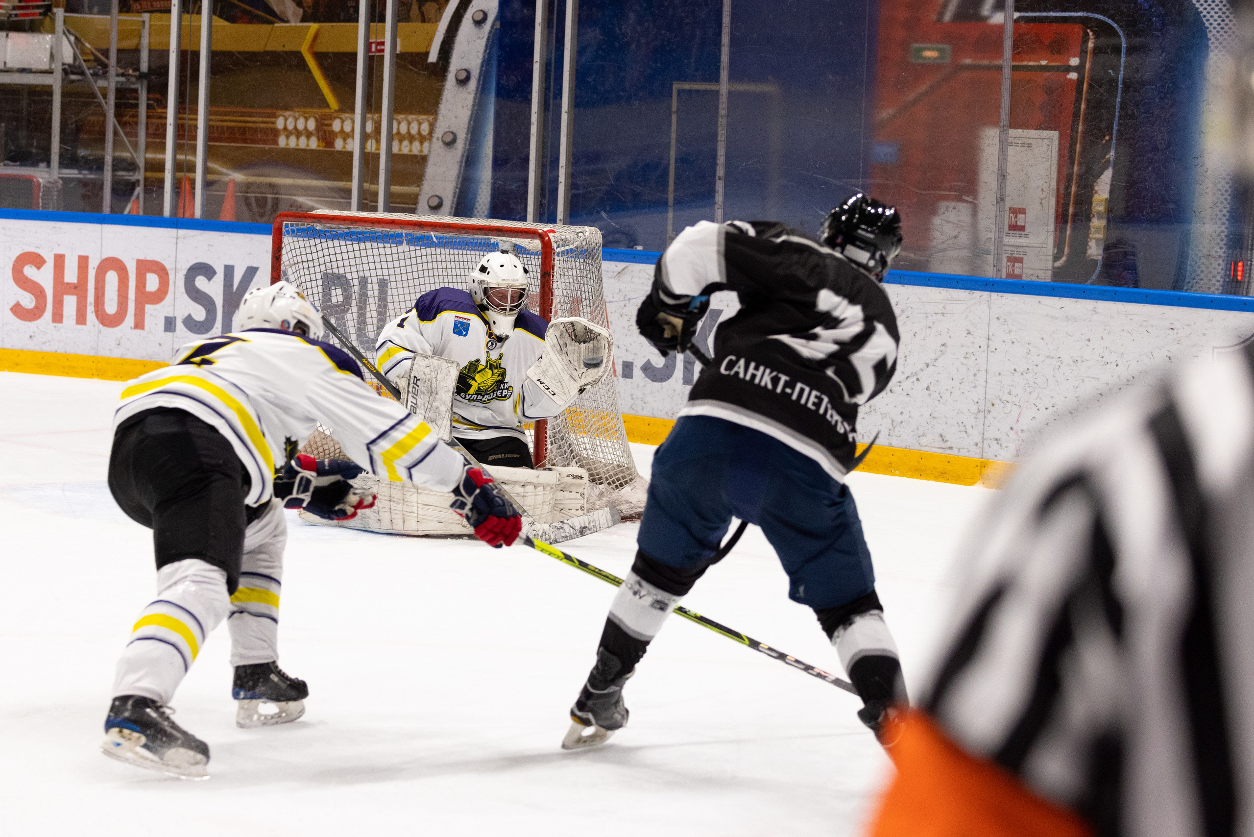 Бульдозер vs. LR-строй. Фотограф Александр Заломаев