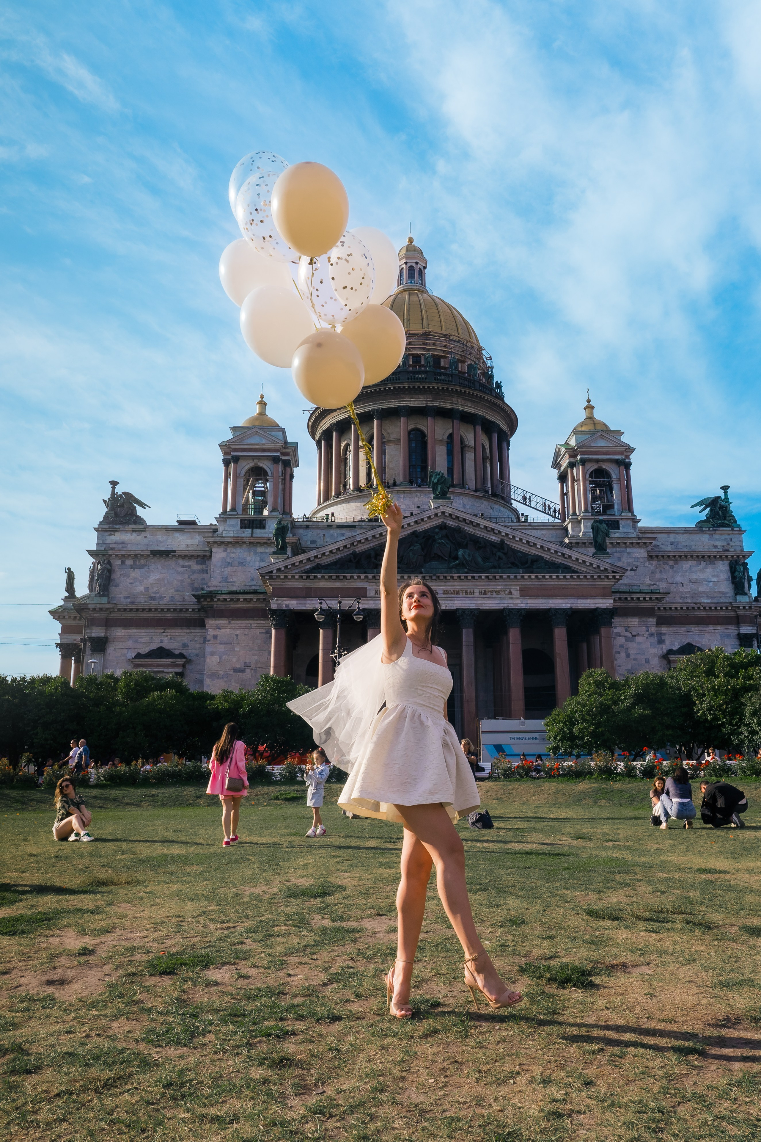 Фотосъемка девичника, встреча девушек, веселые женские портреты