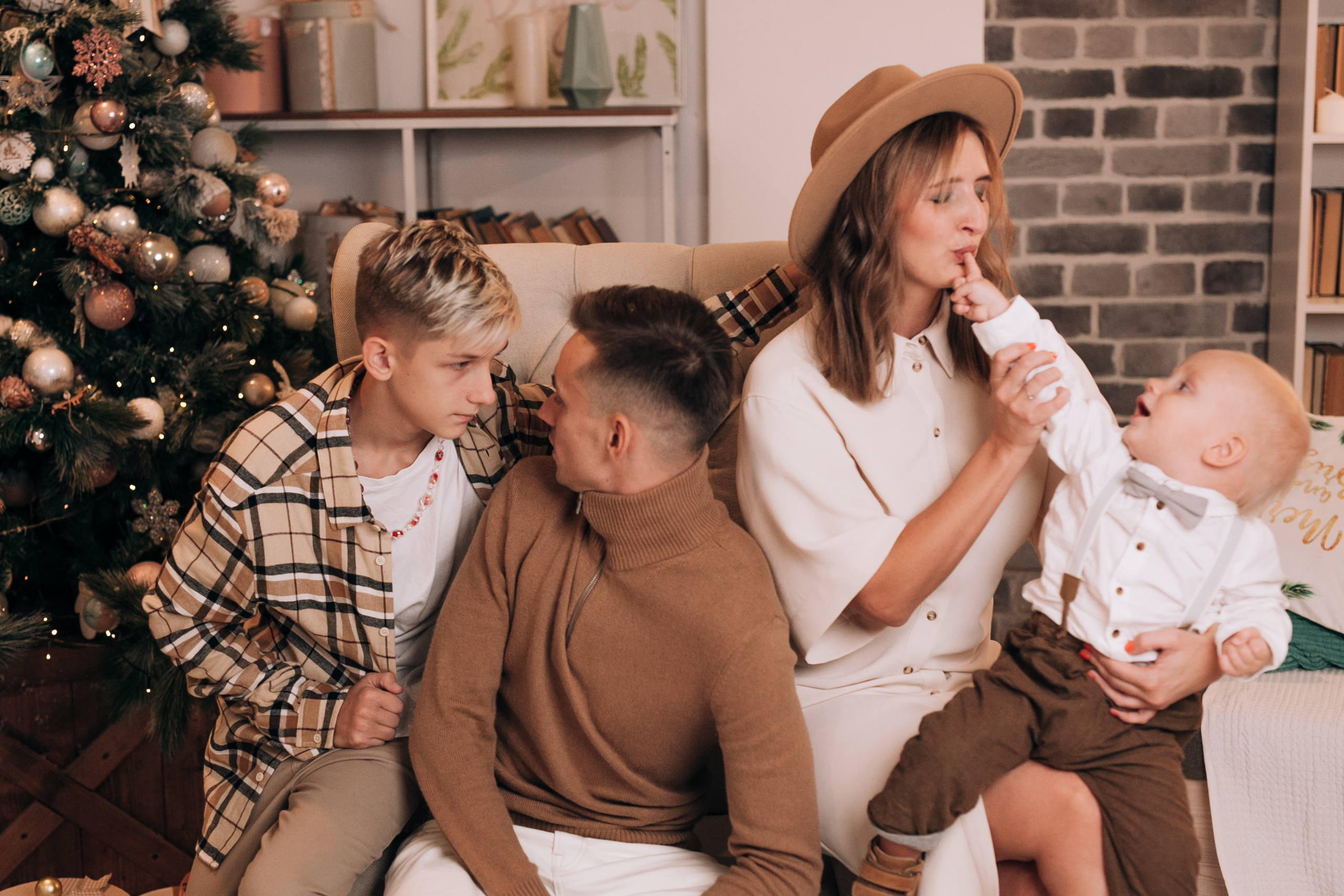 Семейный новогодний альбом. Семейный фотограф, свадебный фотограф, женский портрет в Санкт-Петербу