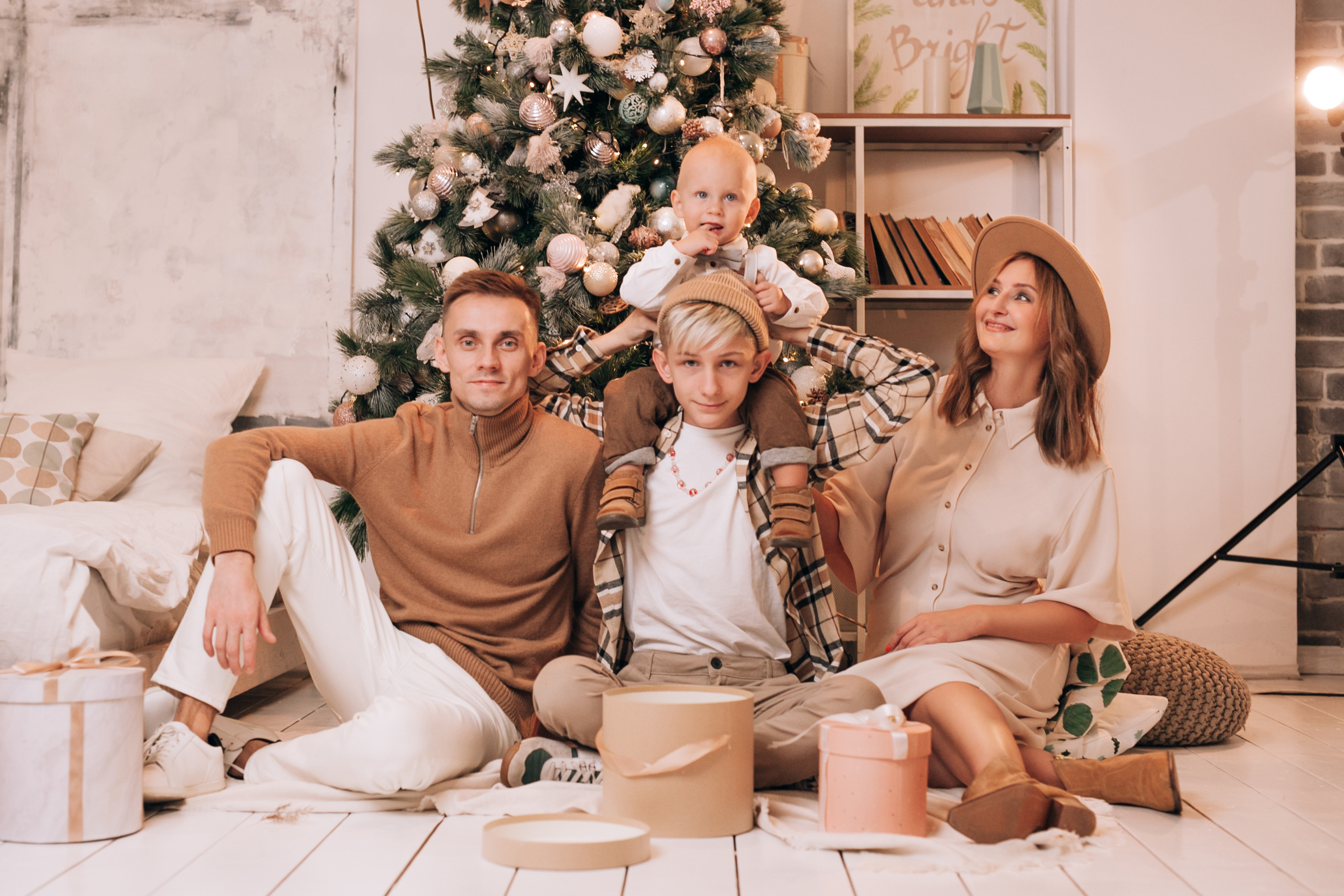 Семейный новогодний альбом. Семейный фотограф, свадебный фотограф, женский портрет в Санкт-Петербу