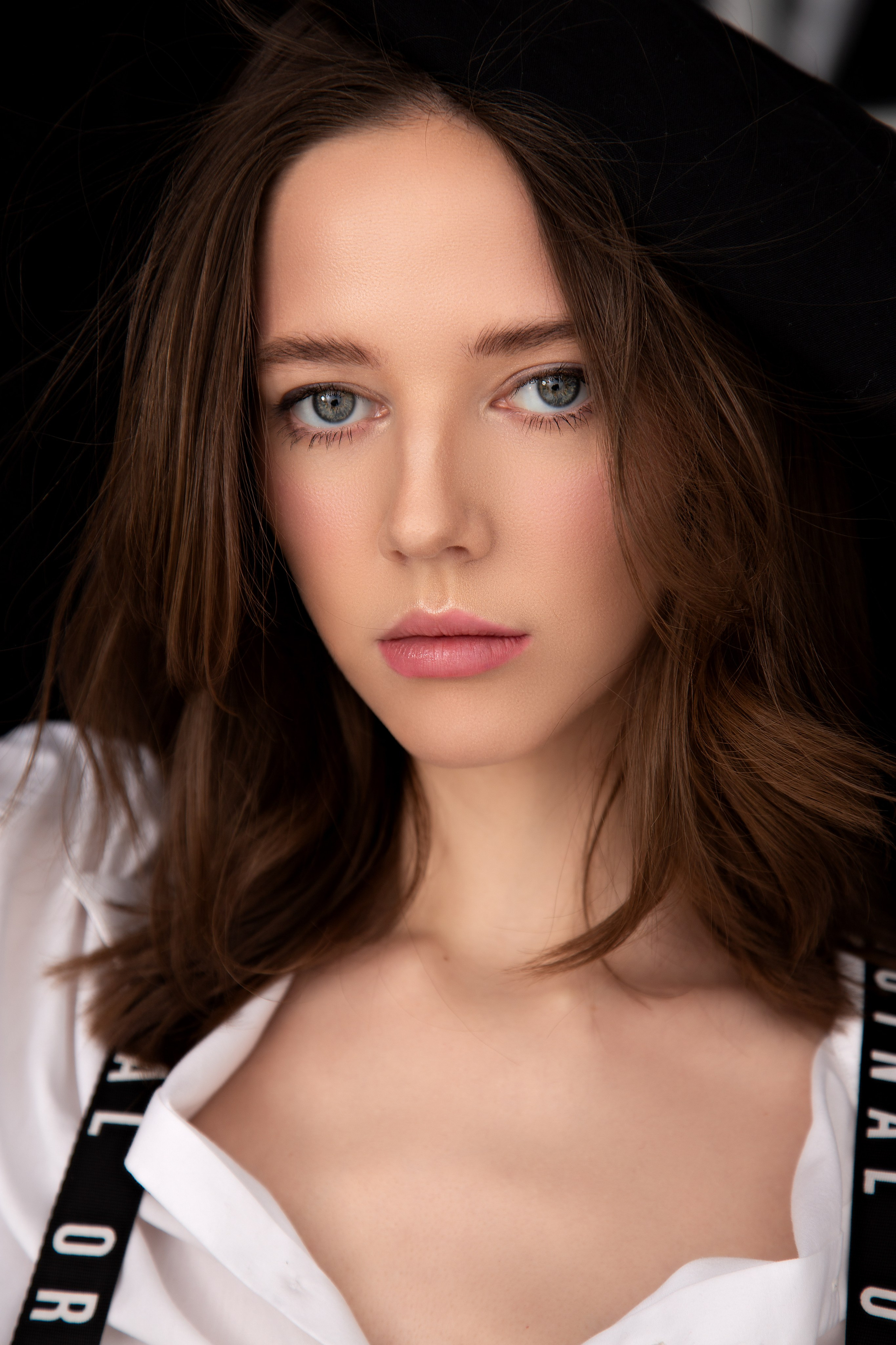 Диана — Модельная фото сессия в 18 и 24 года. Портретный Студийный и уличный фотограф Москва. Индивидуальные, Семейные, Беременность, Будуар, Каталог, контент съемки для блога и бизнеса