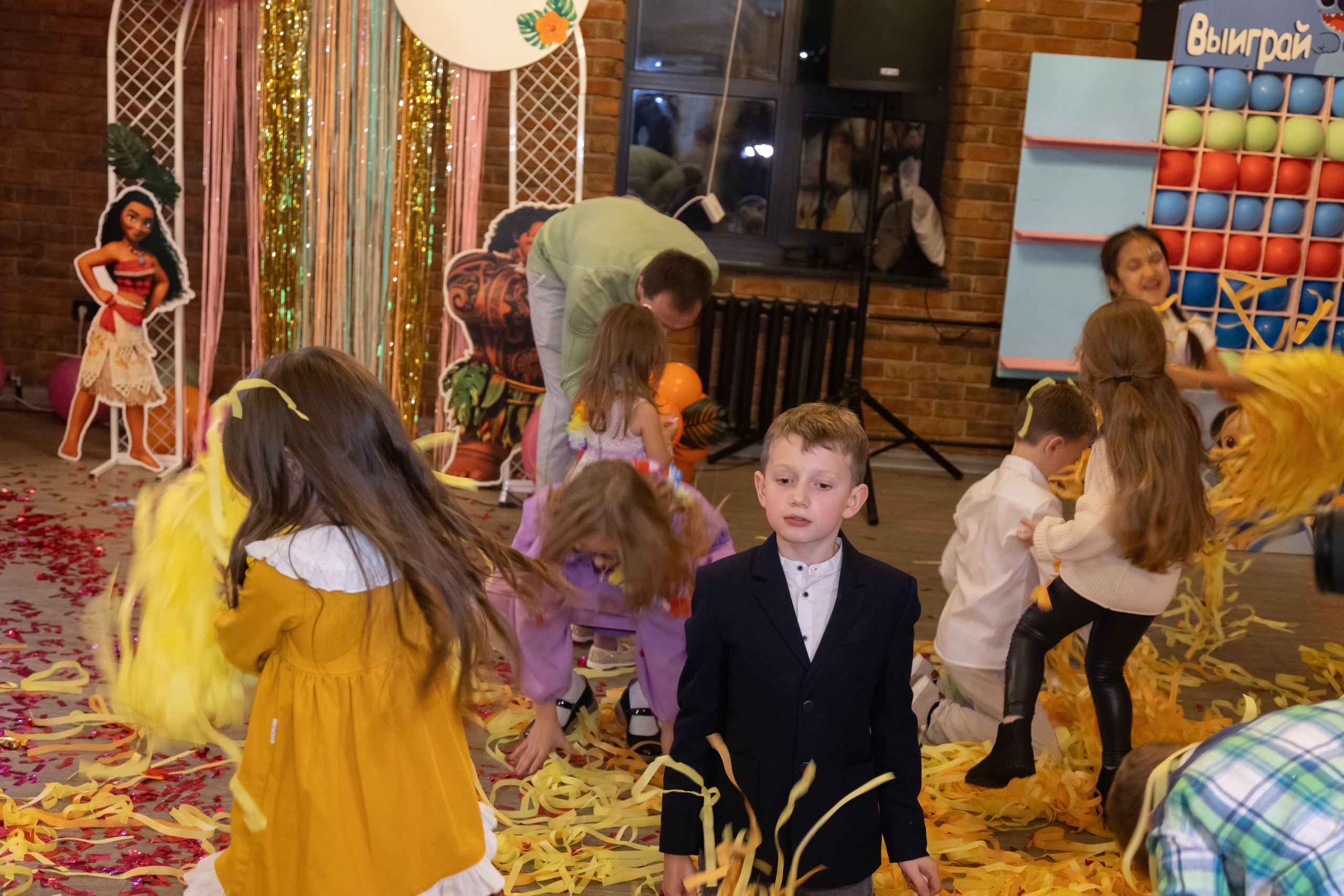 День Рожденья Оливия 7 лет. Портретный Студийный и уличный фотограф Москва. Индивидуальные, Семейные, Беременность, Будуар, Каталог, контент съемки для блога и бизнеса