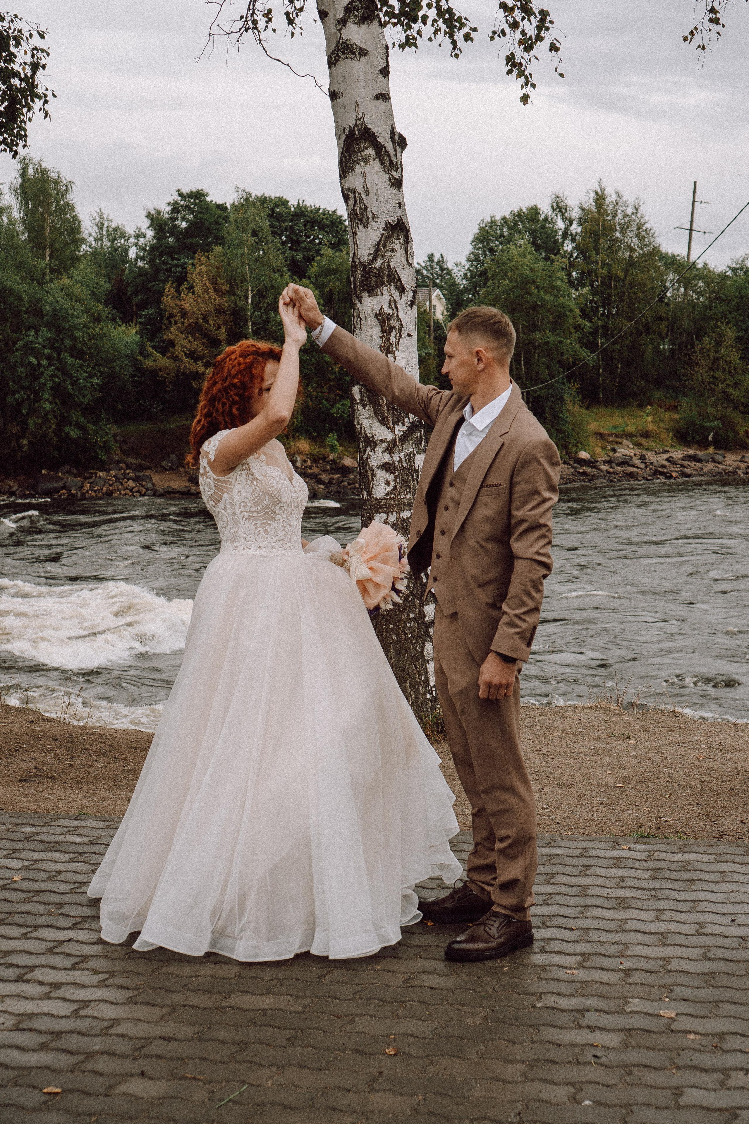 СВАДЕБНАЯ ФОТОСЕССИИЯ ПАРЫ В ГОРОДЕ ПРИОЗЕРСК В СОСНОВОМ ЛЕСУ И С ПИКАПОМ. Профессиональный фотограф, Санкт-Петербург — Виктория Богомолова