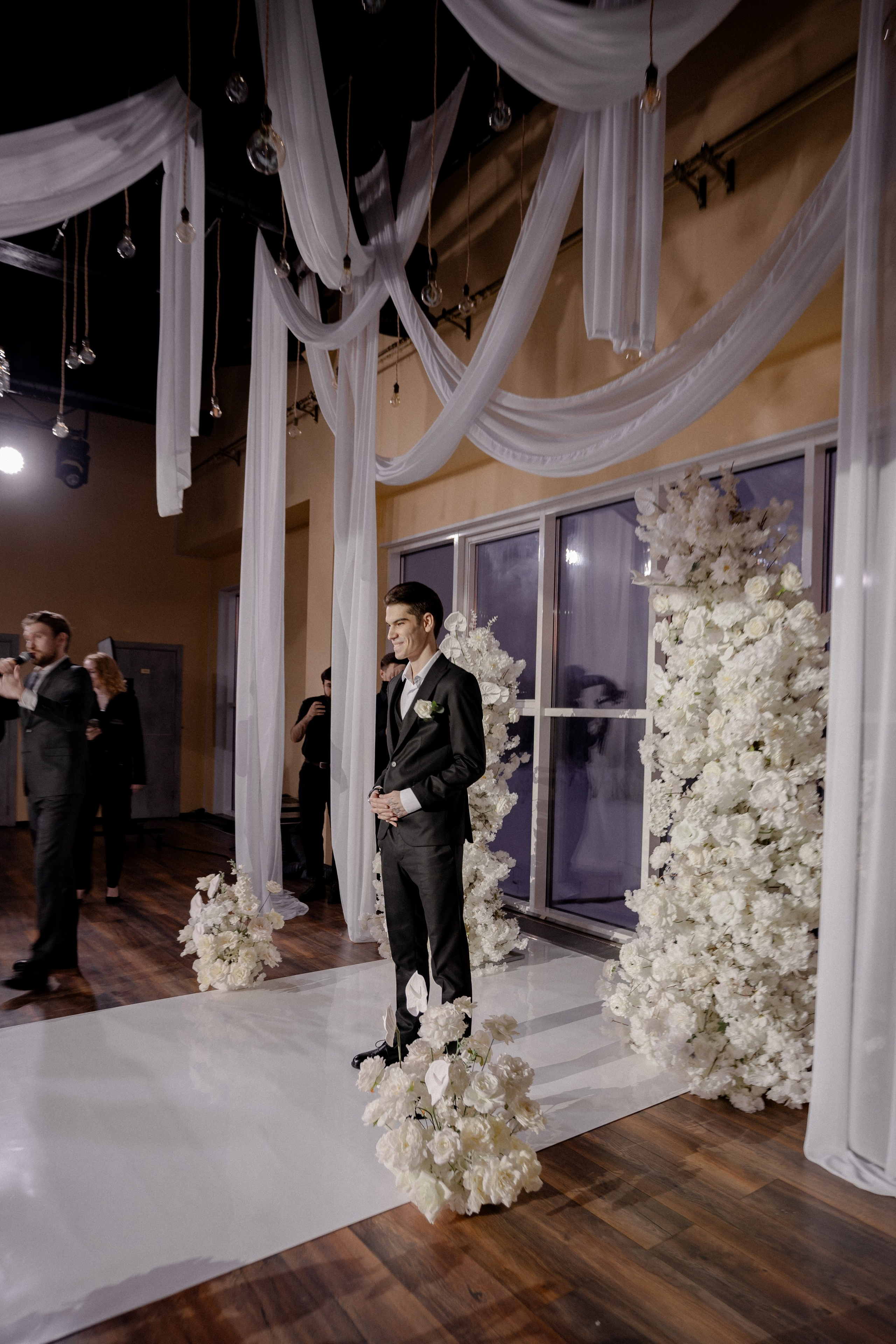 СВАДЕБНАЯ СЬЕМКА СБОРОВ В ОТЕЛЕ И ВЫЕЗД НА ЦЕРЕМОНИЮ (СНЯТО В СИБИРЕ В НИЖНЕВАРТОВСКЕ). Профессиональный фотограф, Санкт-Петербург — Виктория Богомолова