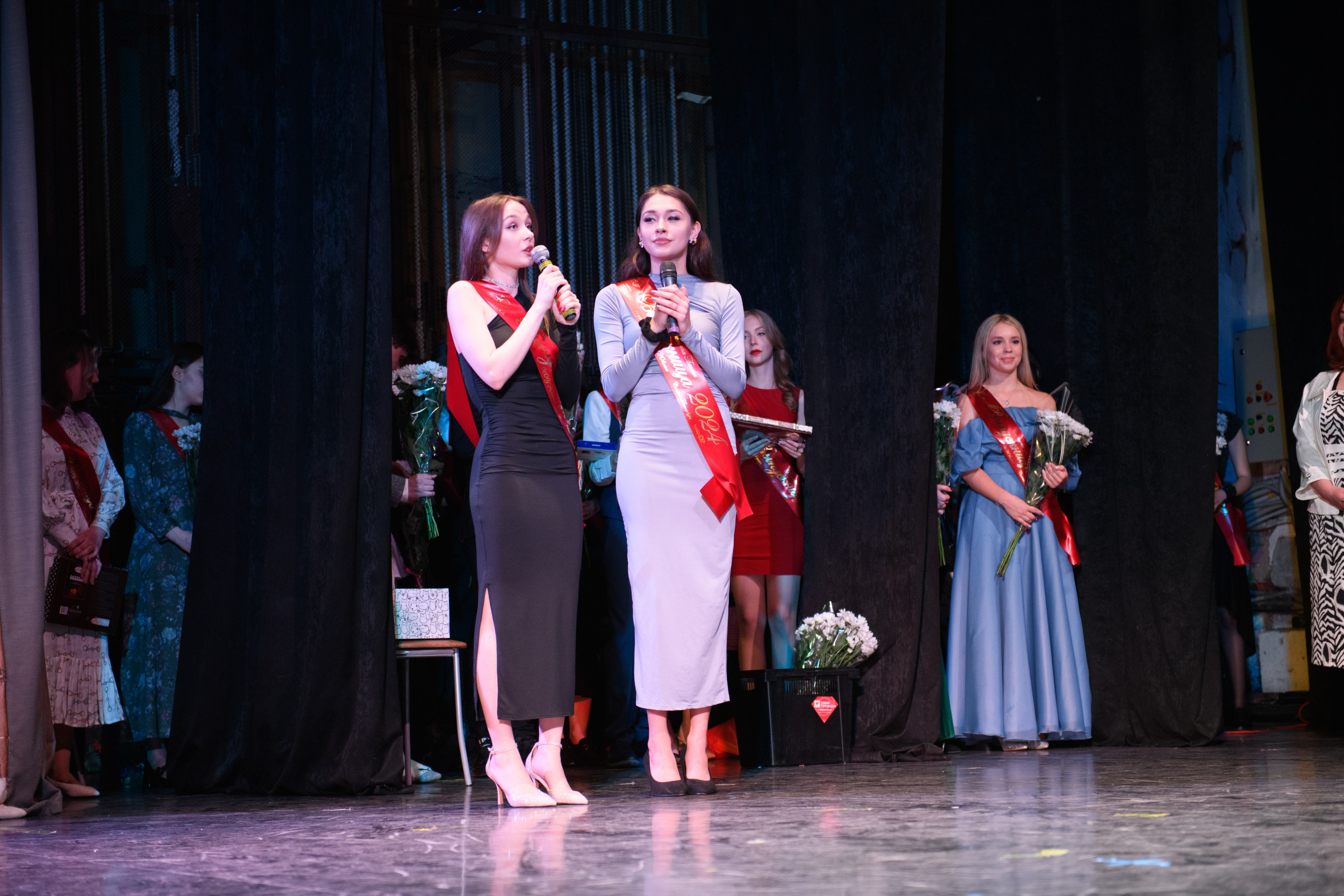 Фотосъёмка торжественного вечера выпускников. Организация и проведение фотосъемок в Санкт-Петербурге. Фотограф Смирягин Илья