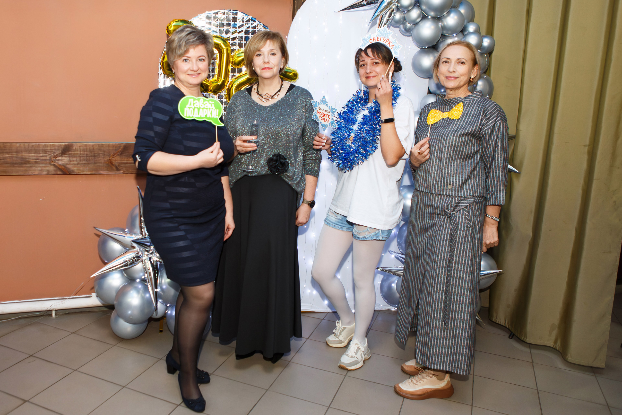 КОРПОРАТИВ 20.12.24 (кафе — АТМОСФЕРА). Профессиональный фотограф в Мценске и Орловской области