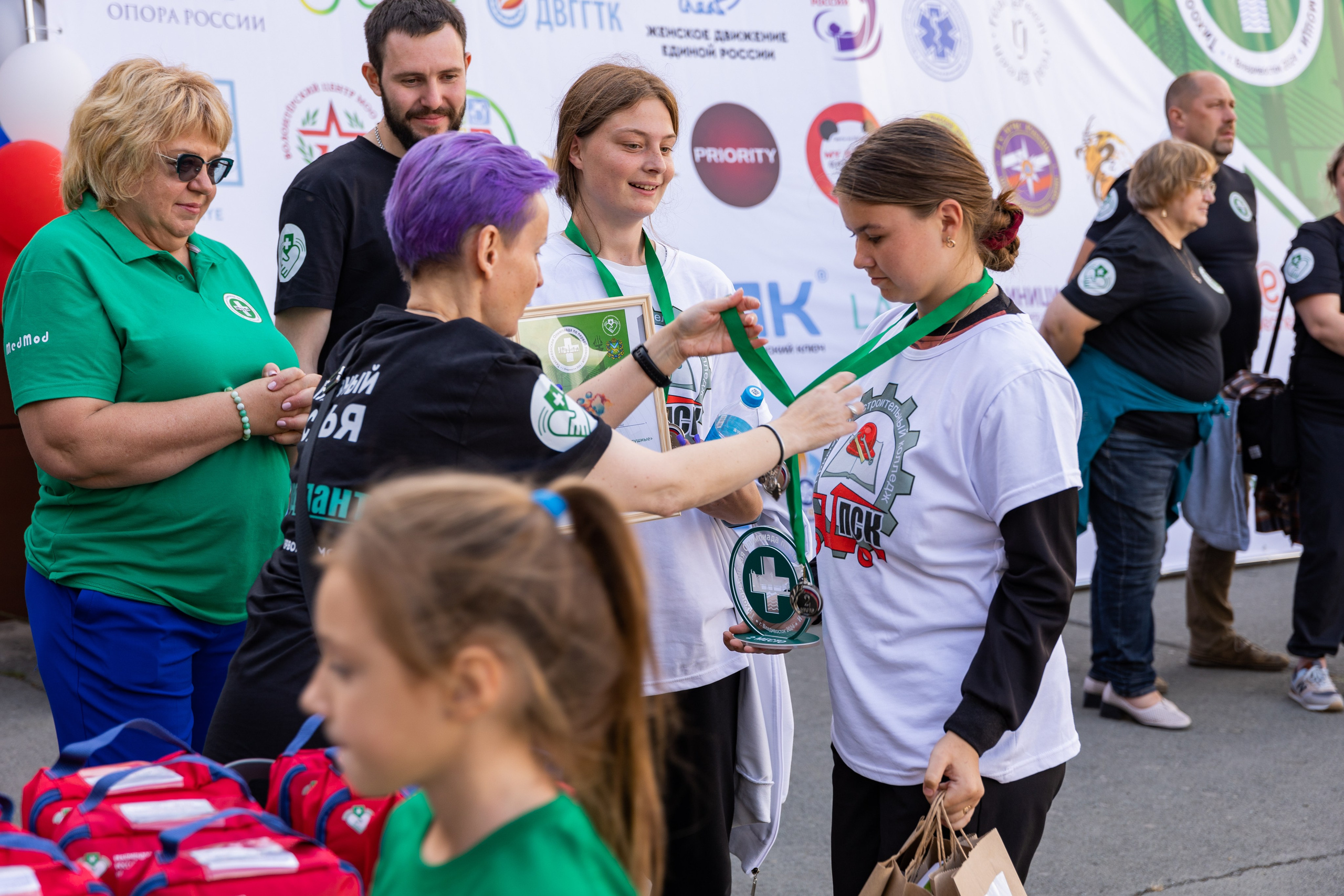 Олимпиада Первой помощи. Выпускные альбомы во Владивостоке