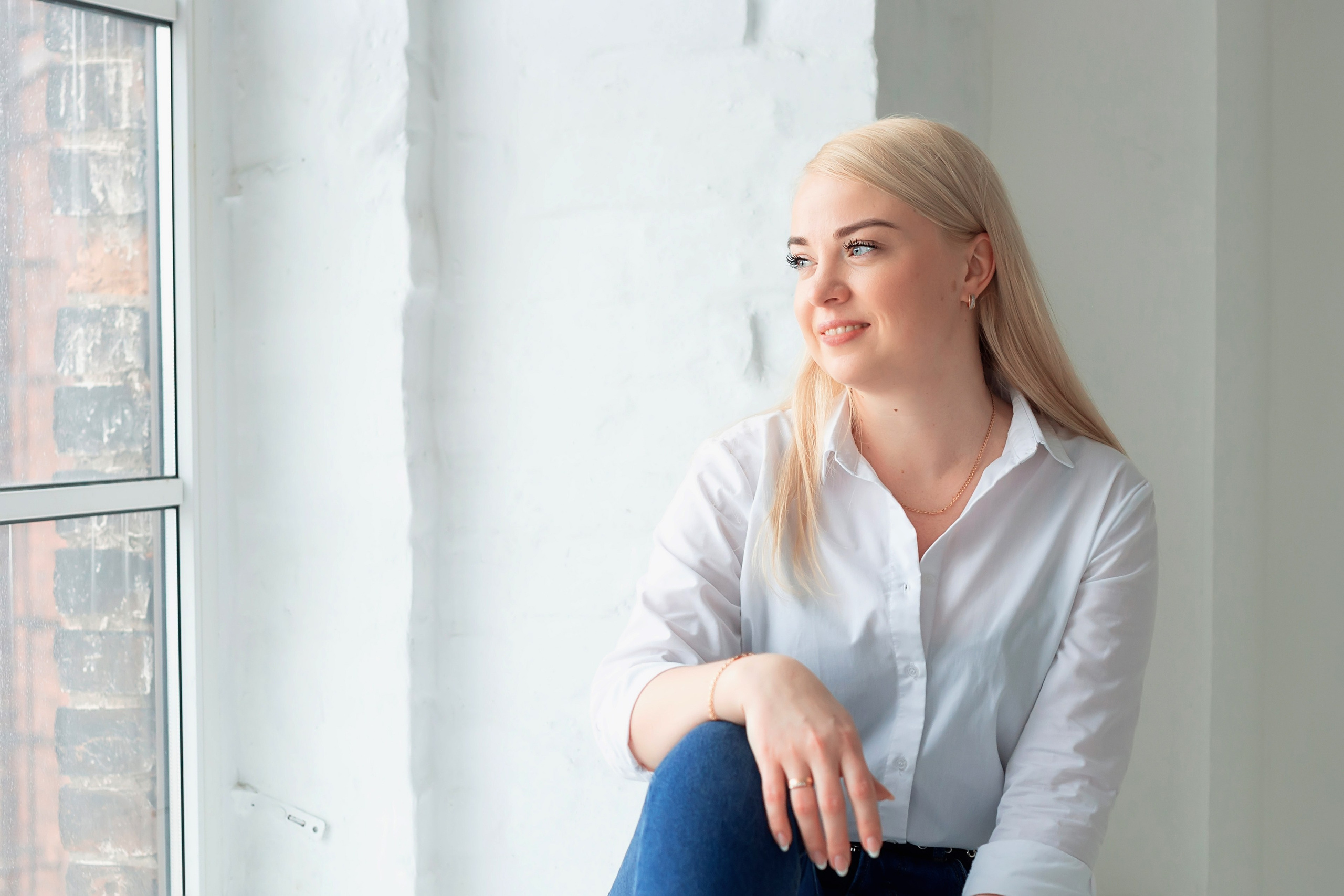 Минималистичная портретная съемка в фотостудии Санкт-Петербурга. Портретный фотограф в Санкт-Петербурге