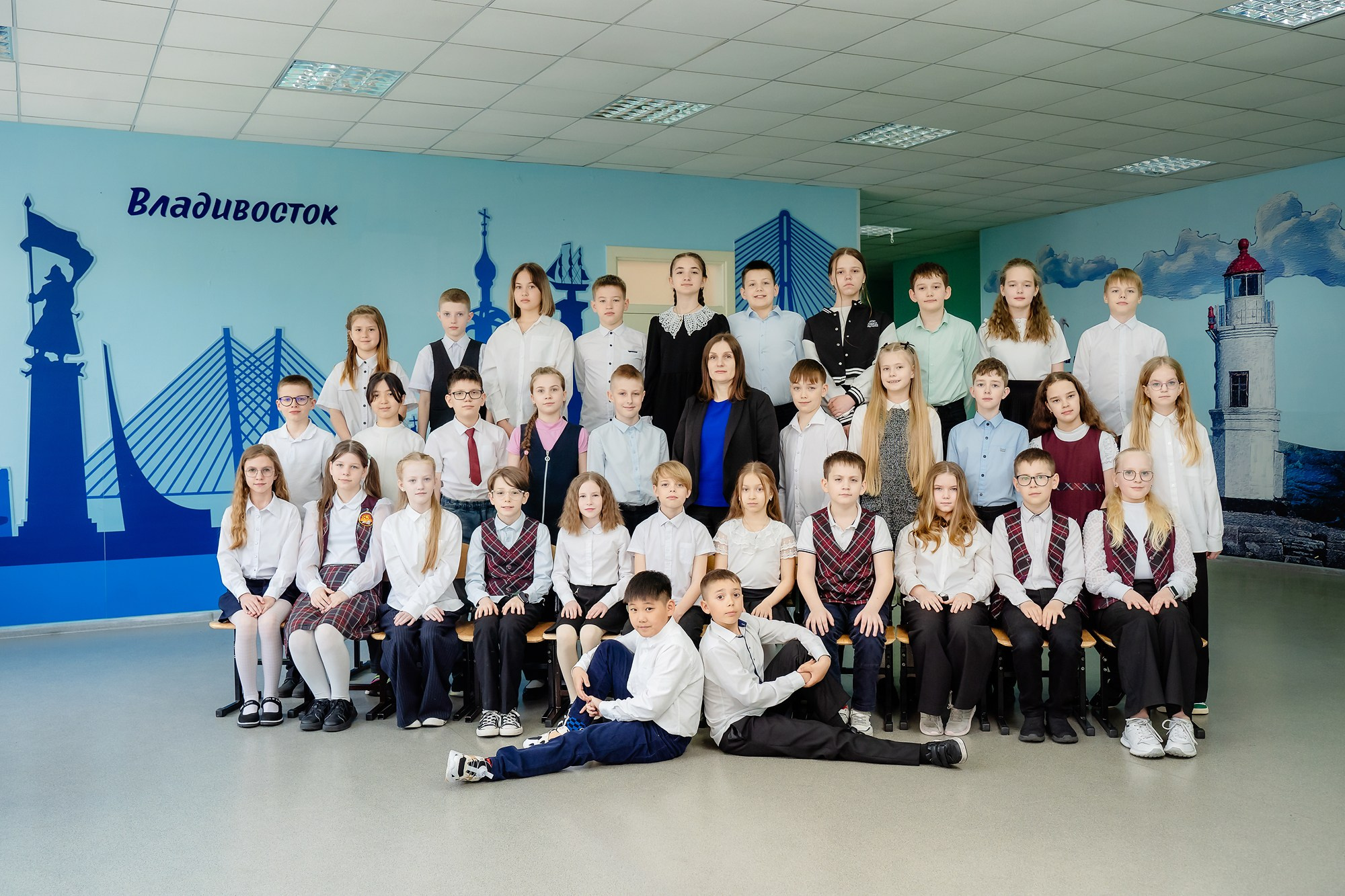 Общее фото / Виньетка Школа. Детский и Школьный фотограф во Владивостоке. Выпускные альбомы