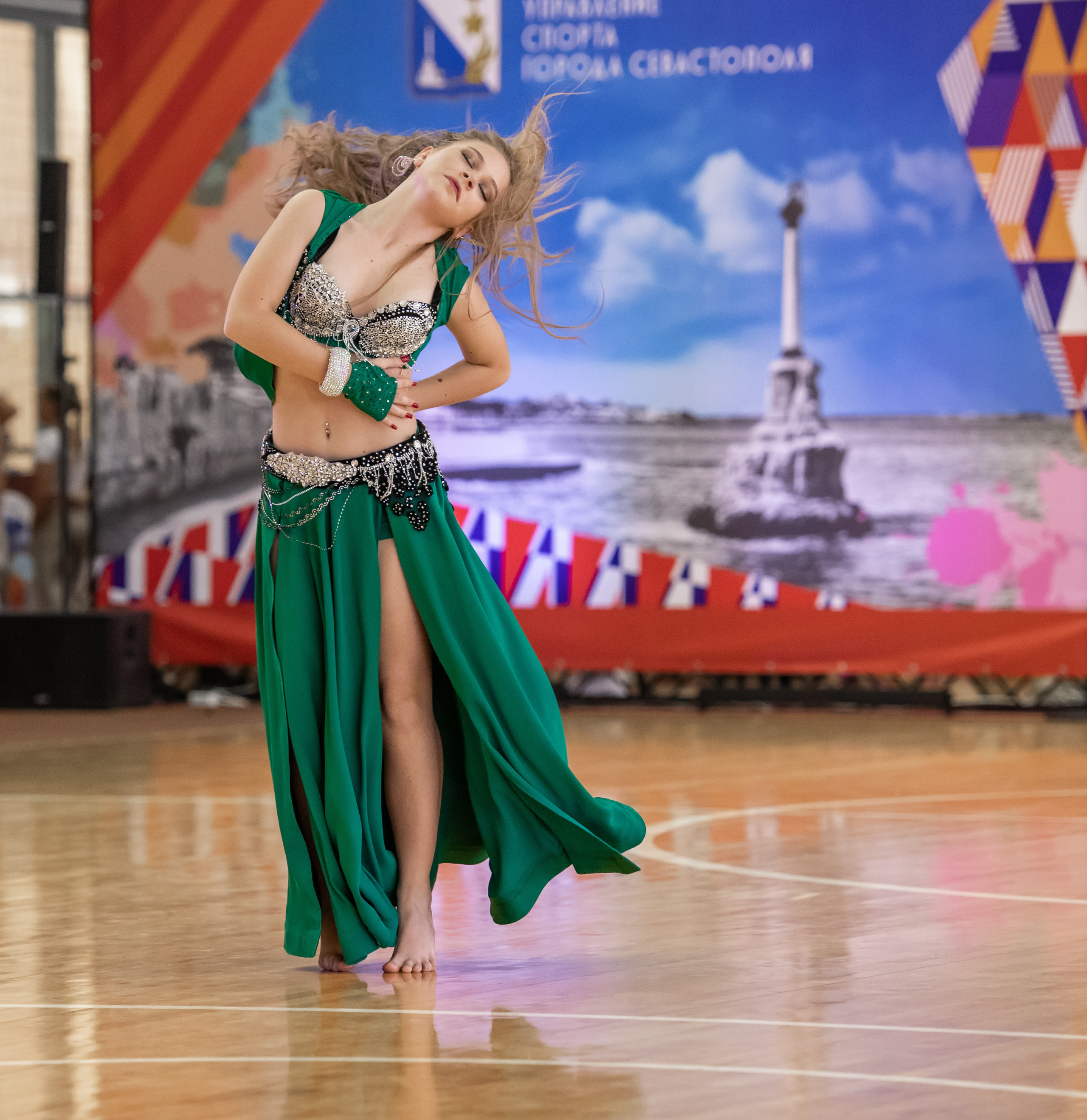 Современные танцы. Денис Садовый фотограф Севастополь. Фотографирую спорт, корпоративы, праздники, а также индивидуальные и семейные фотосессии